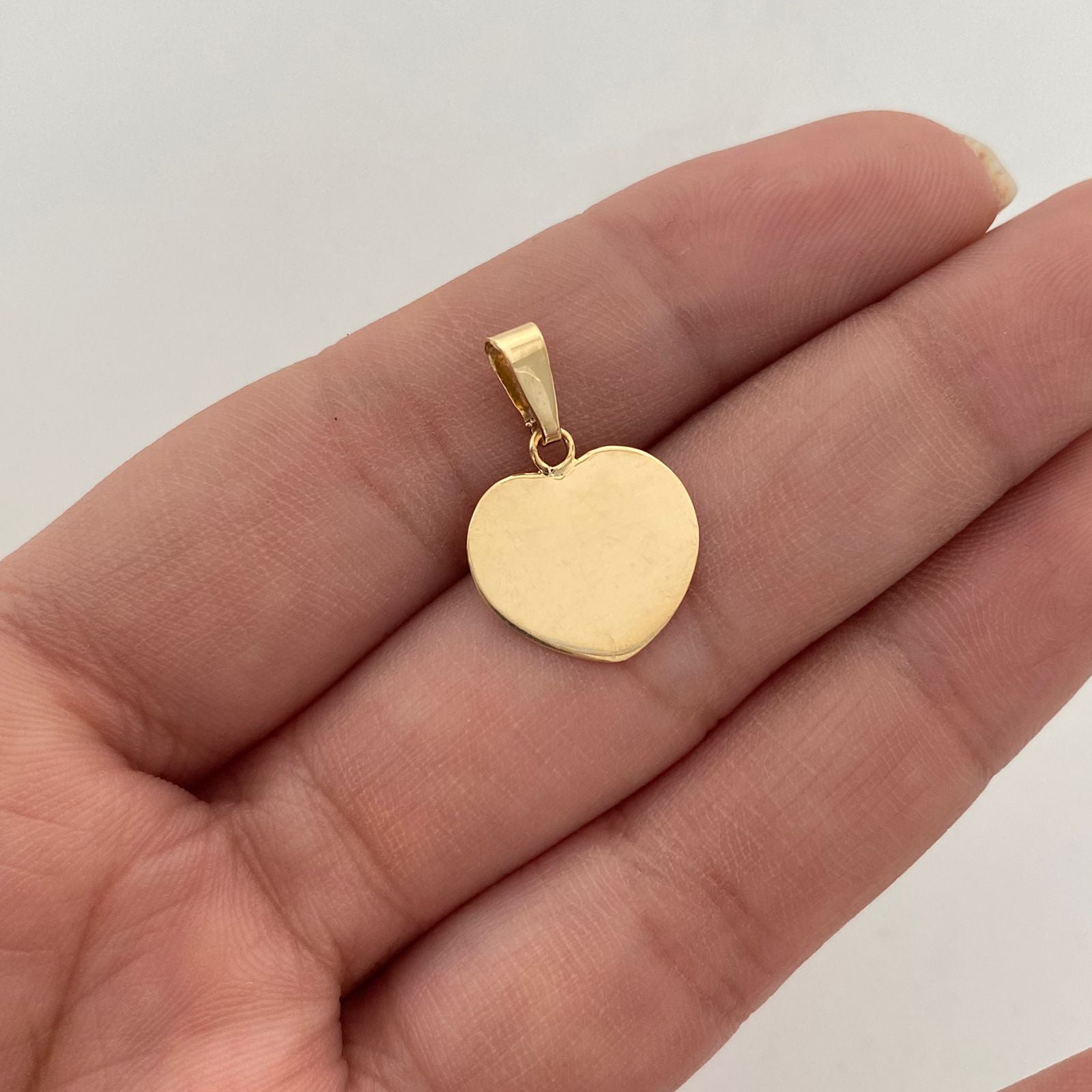 Dije Placa Corazon Oro amarillo 18k 0,65 Gr / 14 mm / 2 Cm