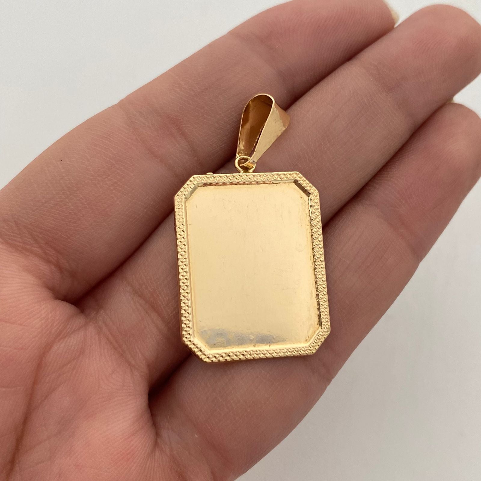 Dije Placa Grande Oro amarillo 18k 2 Gr / 20,1 mm / 3,7 Cm