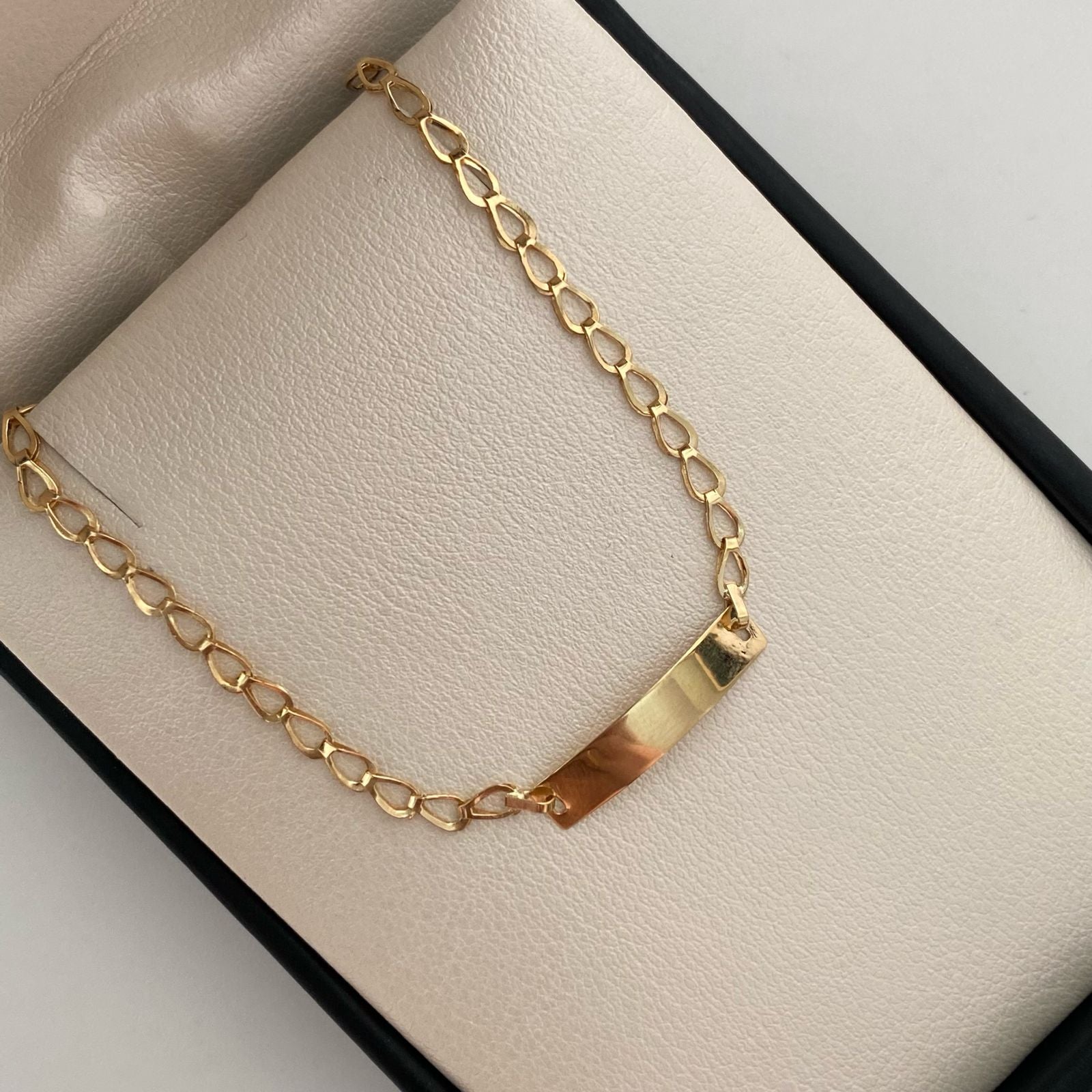 Pulso bebé Placa Rectangular Aro Oro amarillo 18k 1,05 Gr / 2,7 mm / 14,2 Cm Broche 0,15