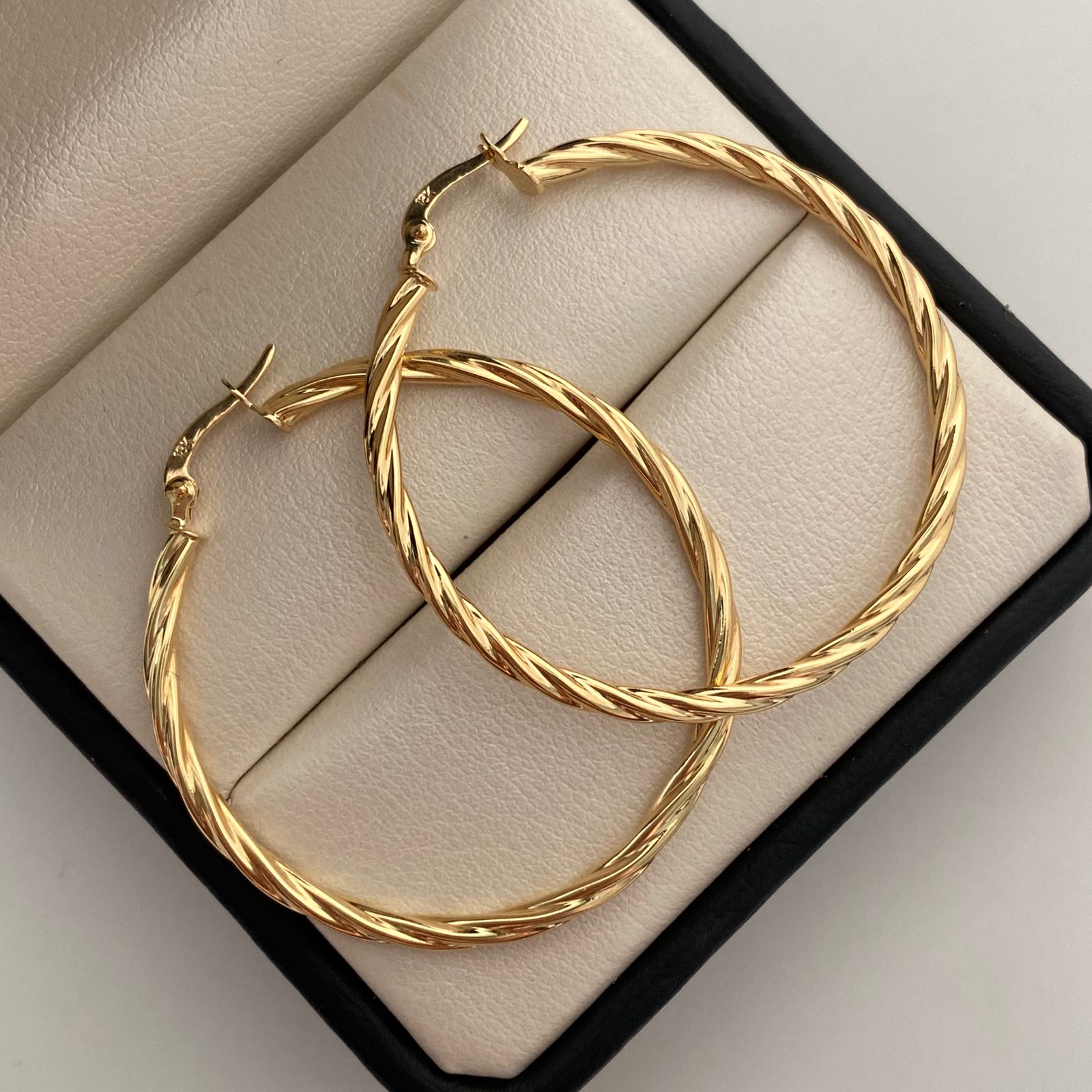 Candonga Entorchada Oro amarillo 18k 3,2 Gr / 4,2 Cm
