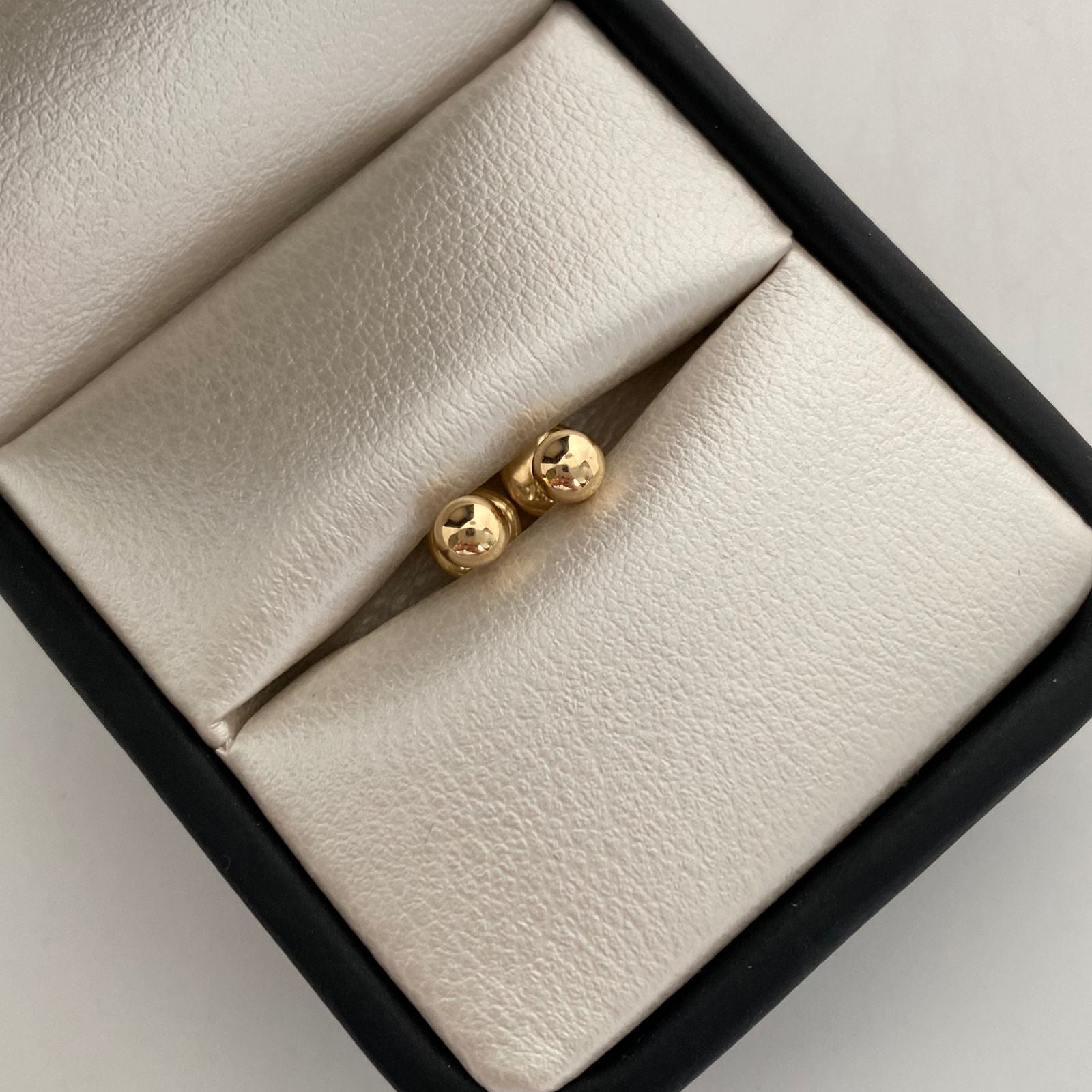 Topos Bola Lisa 4mm Oro amarillo 18k 0,45 Gr