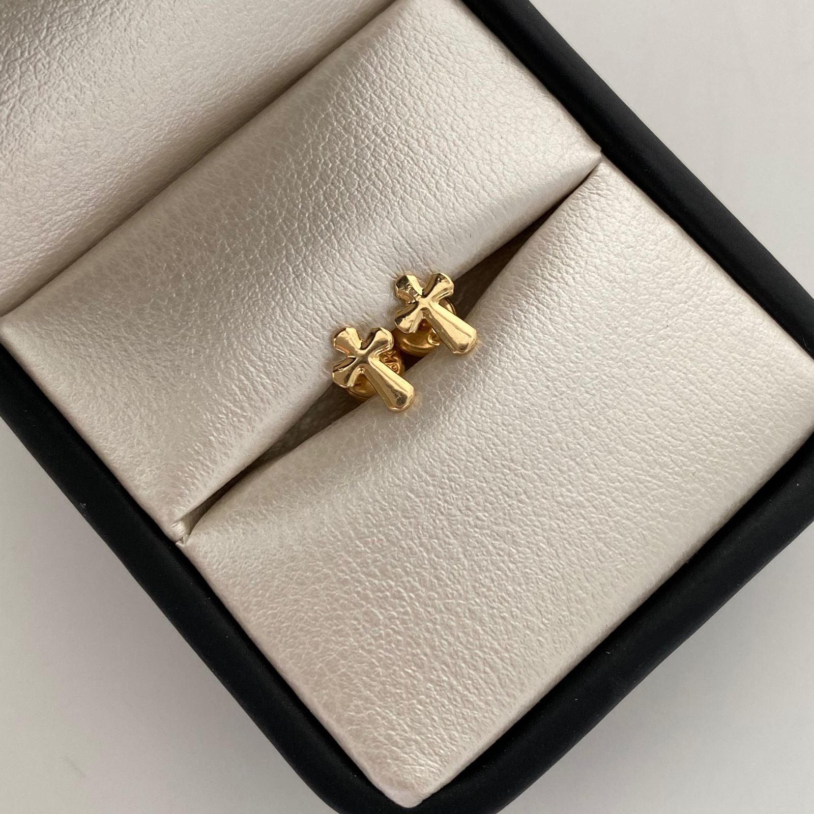 Topos Cruz Lisa Oro amarillo 18k 0,45 Gr / 5,3 mm