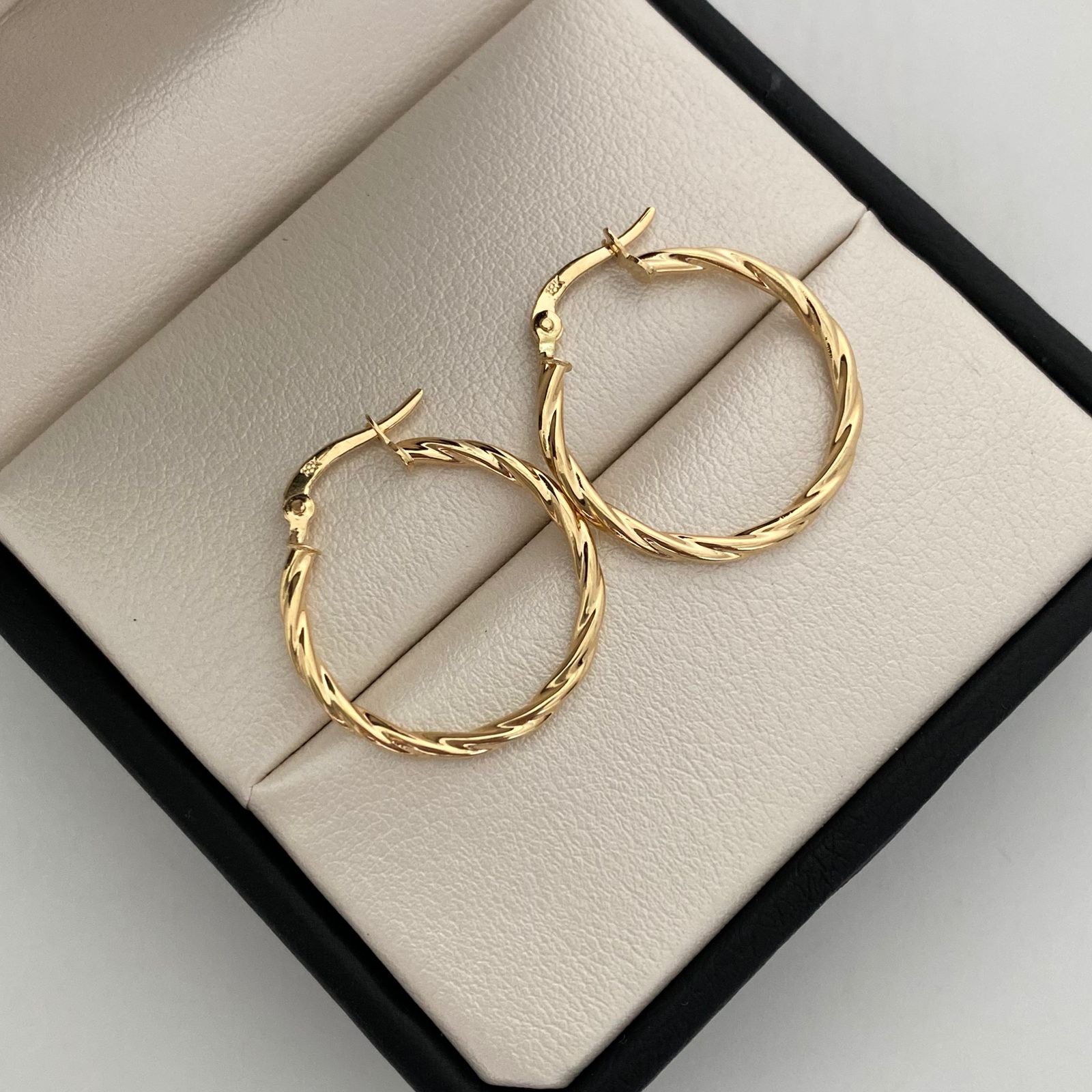 Candonga Entorchada Oro amarillo 18k 1,3 Gr / 2,5 Cm