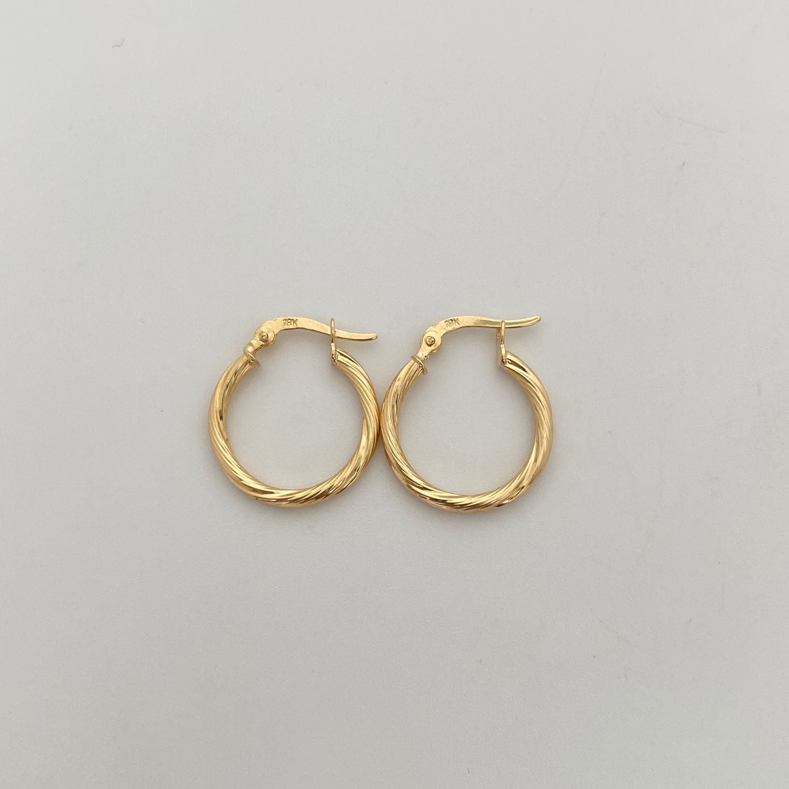Candonga Entorchada Oro amarillo 18k 1,3 Gr / 2 Cm