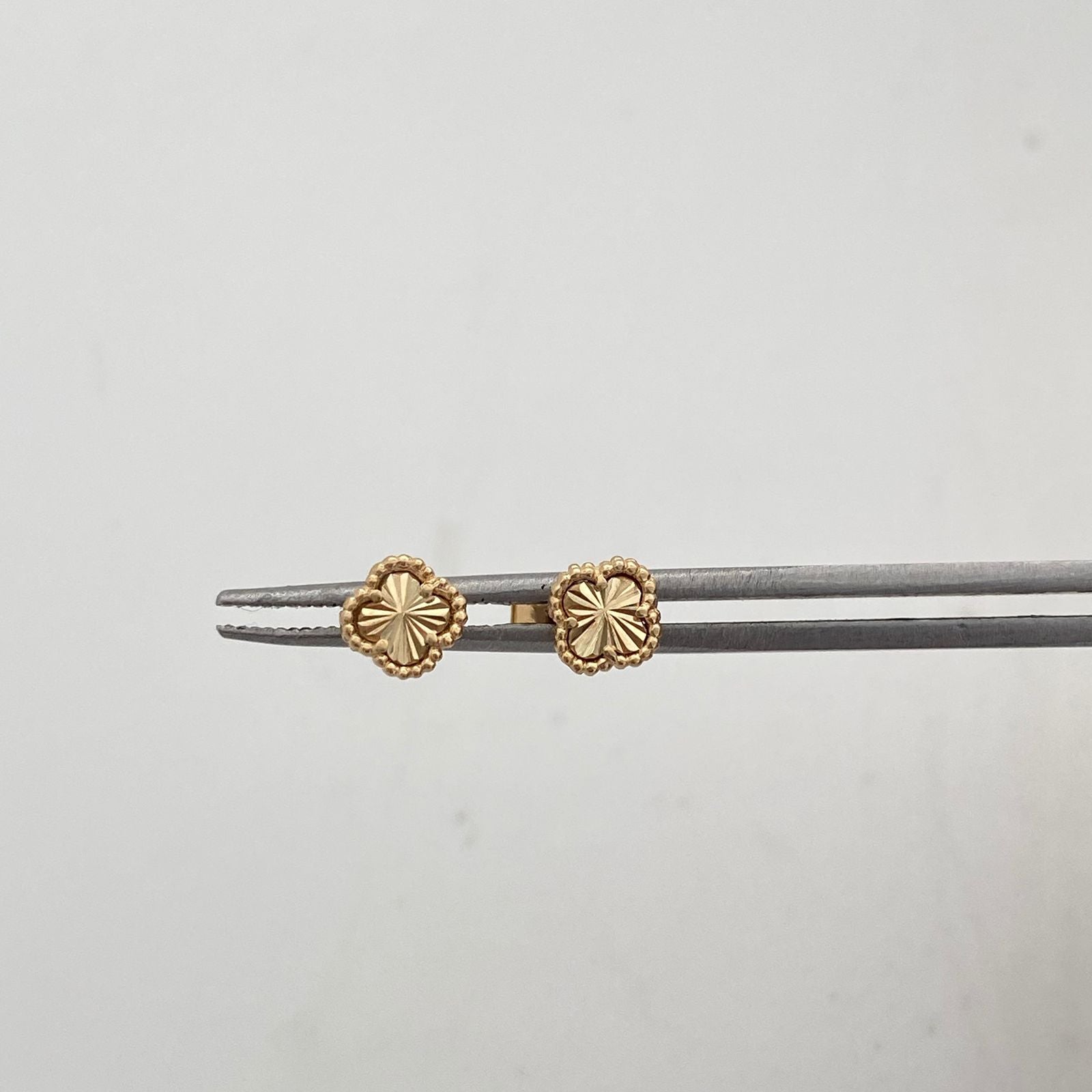 Topos Trebol Mediano Diamantado Oro amarillo 18k 1,2 Gr / 5,2 mm