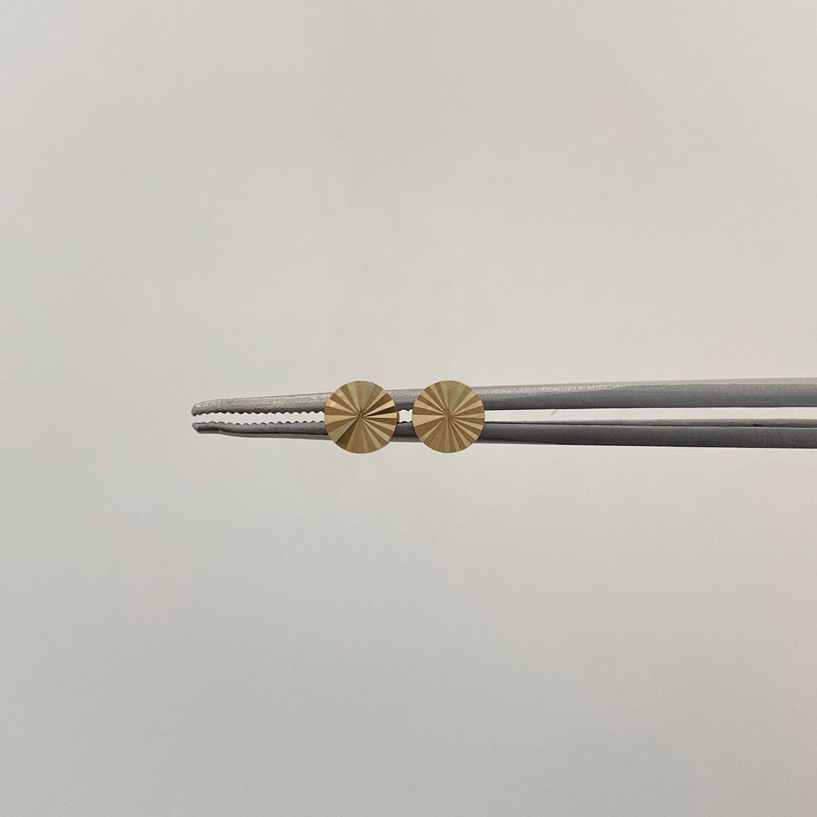 Topos circulo plano diamantada Oro amarillo 18k 0,6 Gr / 6 mm