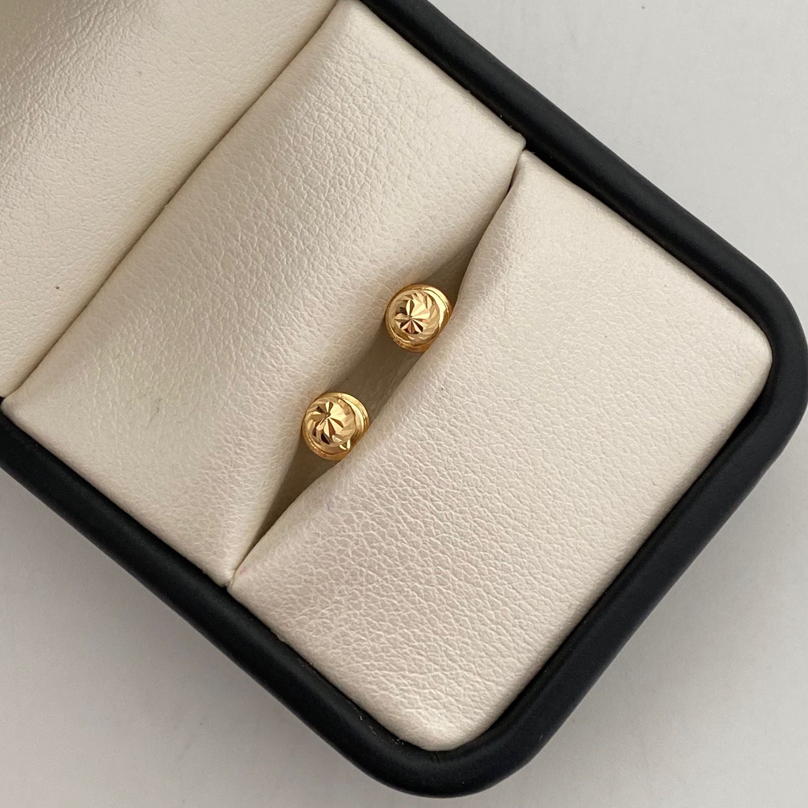 Topos Media Bola Diamantada Oro amarillo 18k 0,45 Gr / 4 mm
