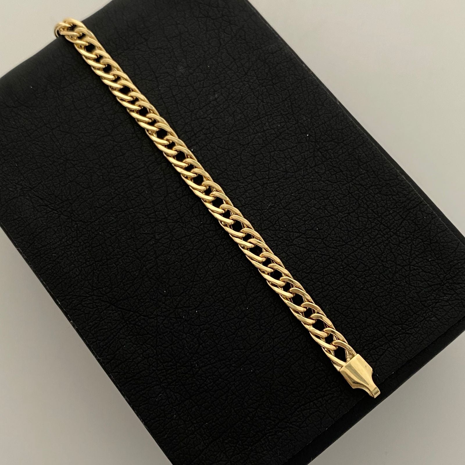 Pulso It Cubana Espiga Oro amarillo 18k 3,6 Gr / 4,7 mm / 20,5 Cm