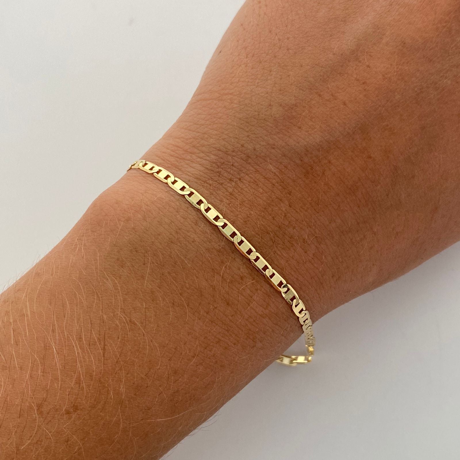 Pulso It Plano Liso Oro amarillo 18k 2,2 Gr / 2,5 mm / 19 Cm