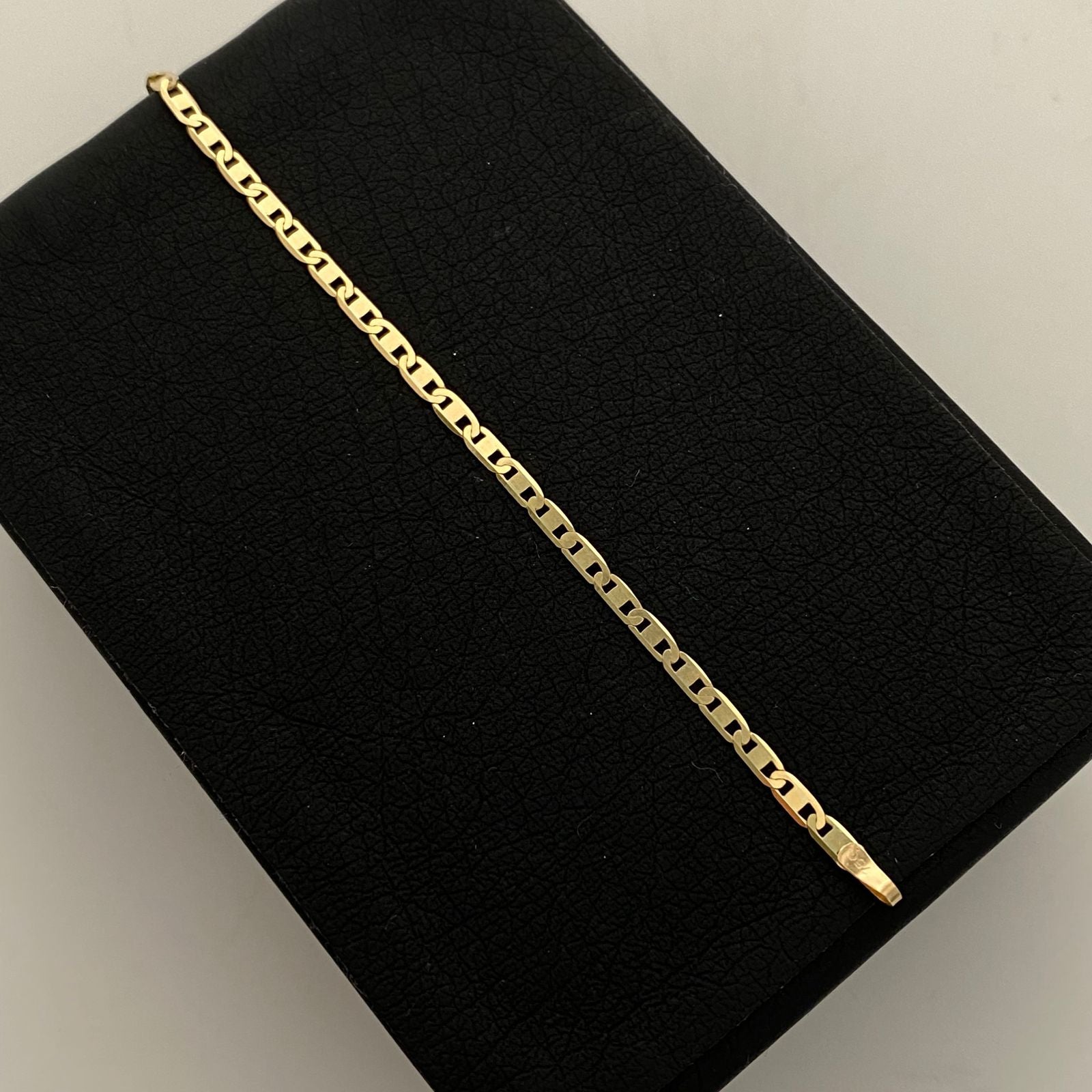 Pulso It Plano Liso Oro amarillo 18k 2,2 Gr / 2,5 mm / 19 Cm