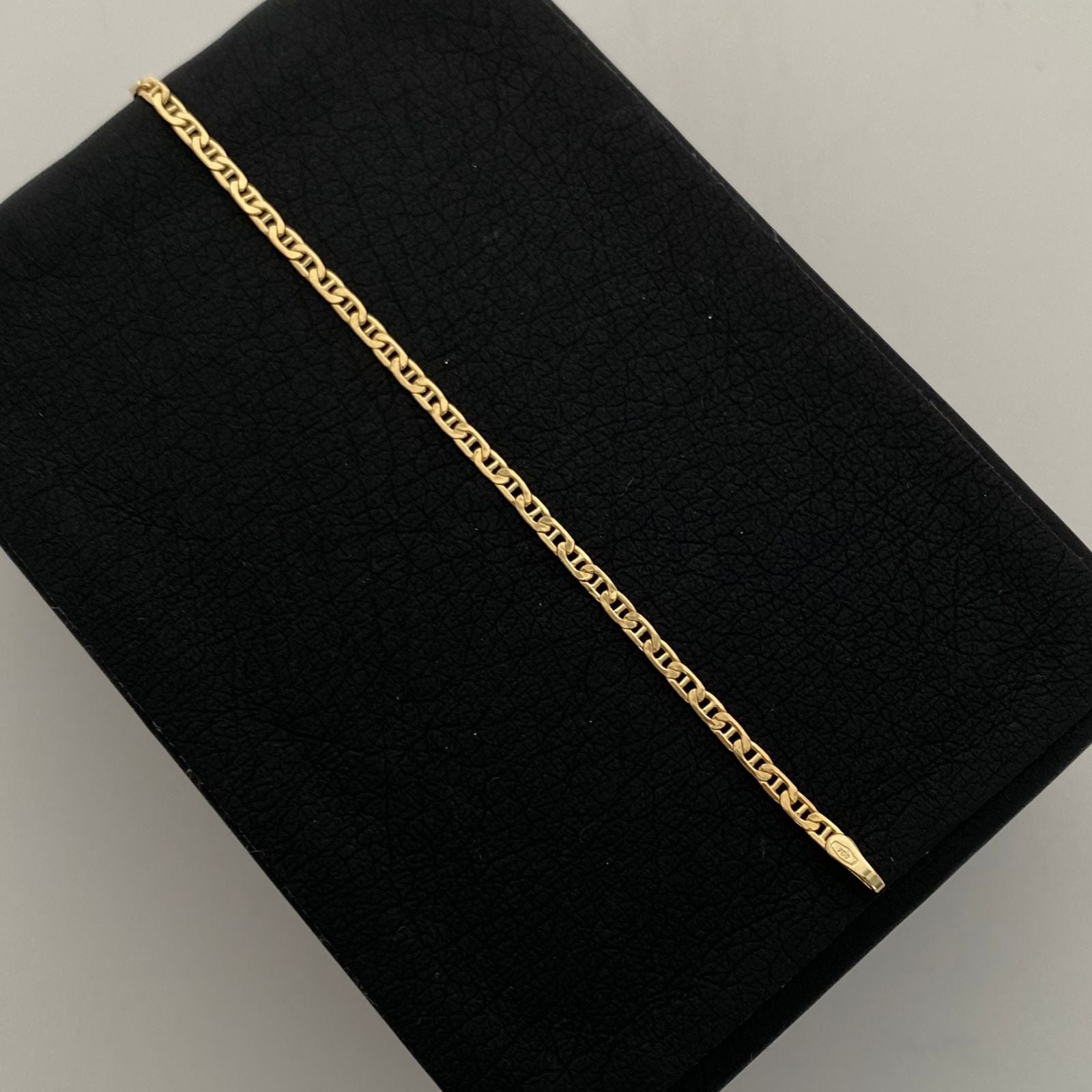 Pulso It Escalera Plana Especial Oro amarillo 18k 1,2 Gr / 2,3 mm / 17,2 Cm