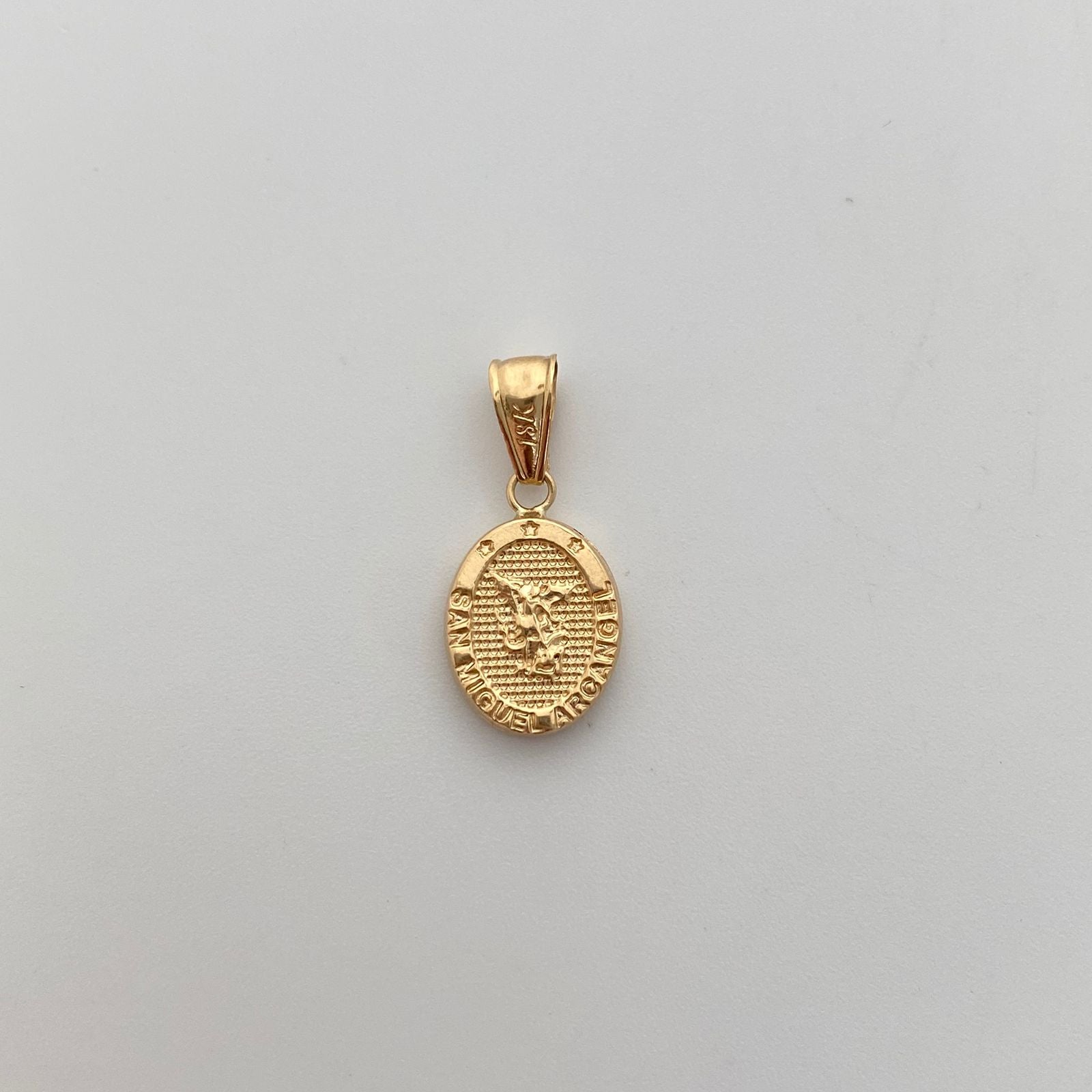 Dije San Miguel Arcangel Oro amarillo 18k 0,8 Gr / 10,7 mm / 2,2 Cm