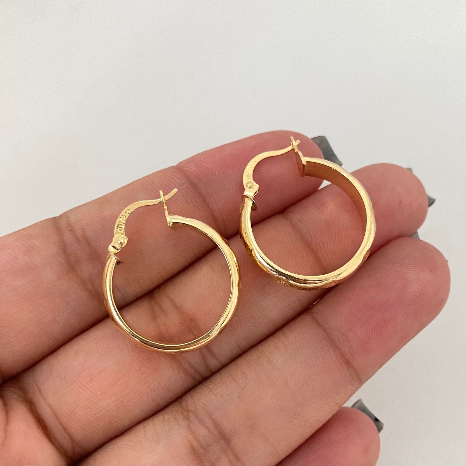 Candonga rombos satinada Oro amarillo 18k 2,8 Gr / 2,5 Cm