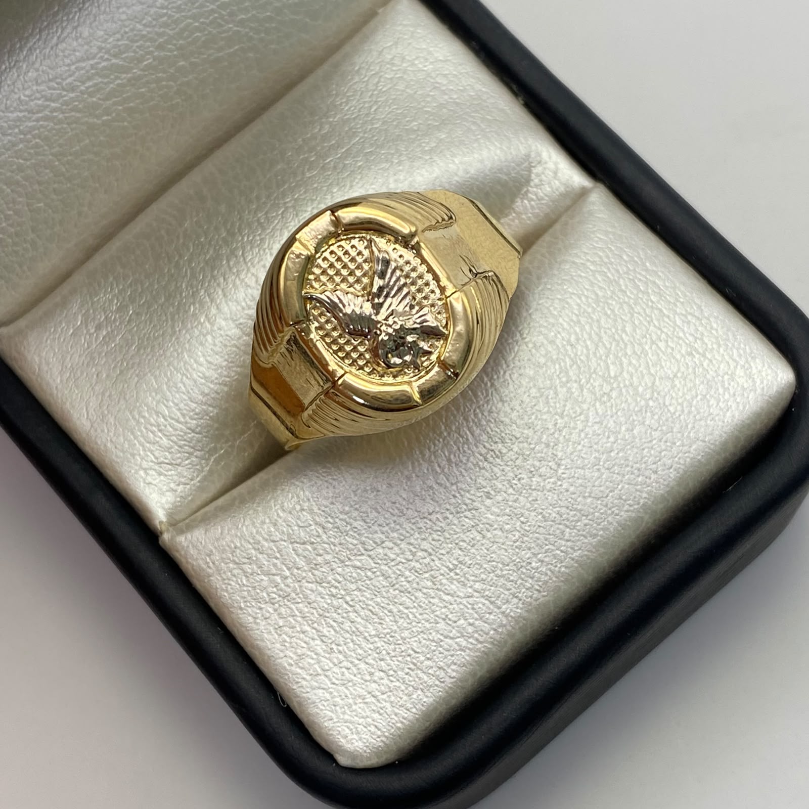 Anillo Aguila Oro amarillo y Oro blanco 18k / Talla 12 / 3,8 Gr / 4,2 mm