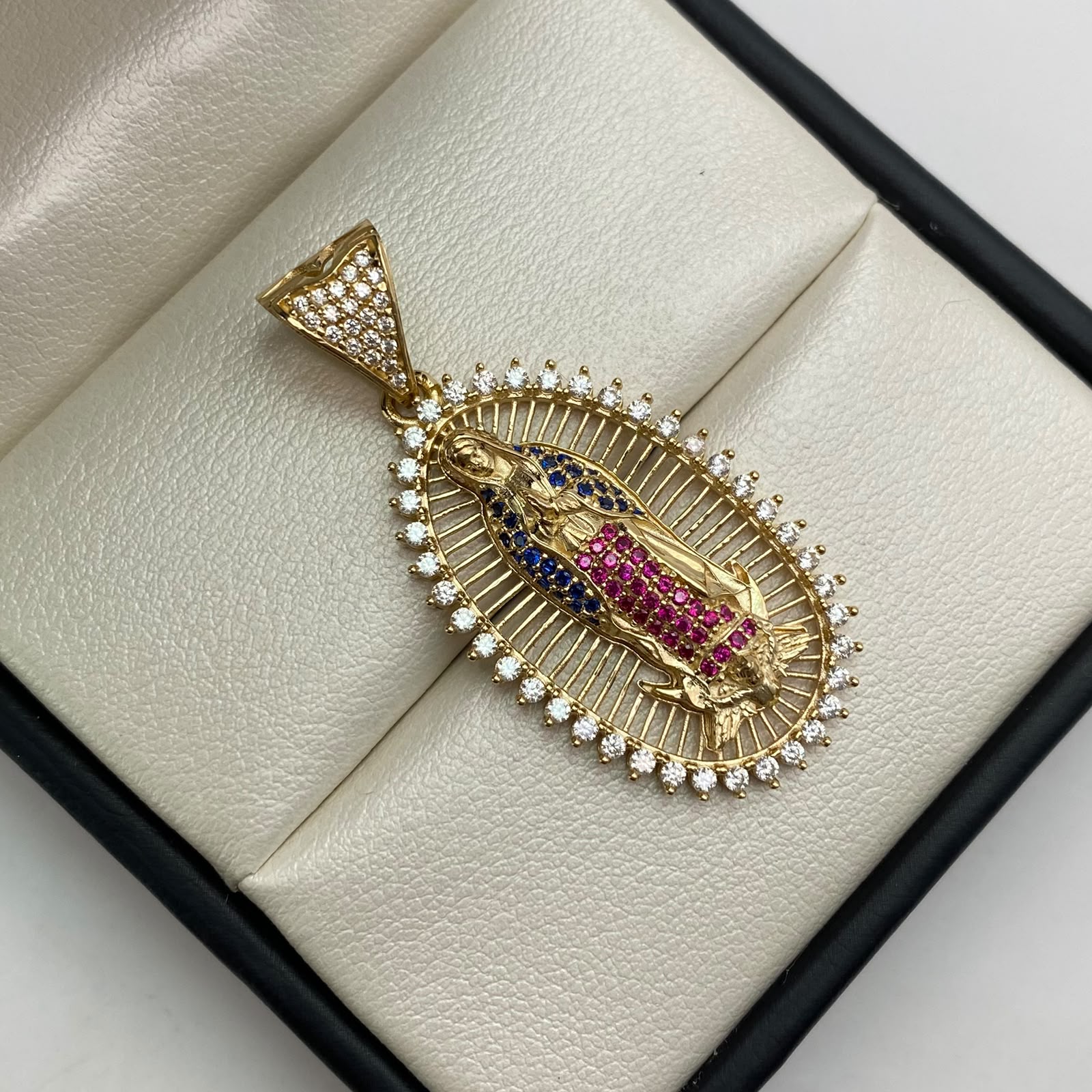 Dije virgen guadalupe circones multicolor Oro amarillo 18k 7,95 Gr / 20,75 mm / 4,5 Cm