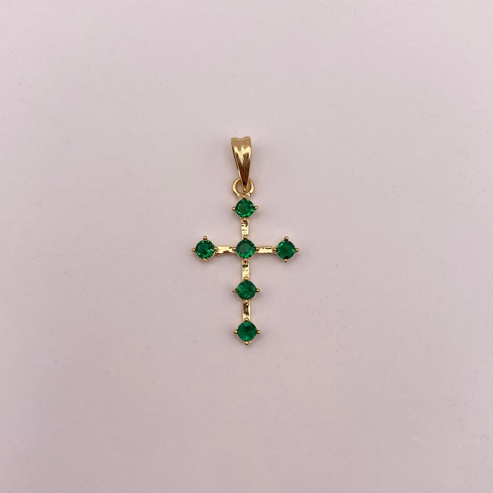 Dije cruz circones verdes Oro amarillo 18k 1,4 Gr / 15,62 mm / 3 Cm