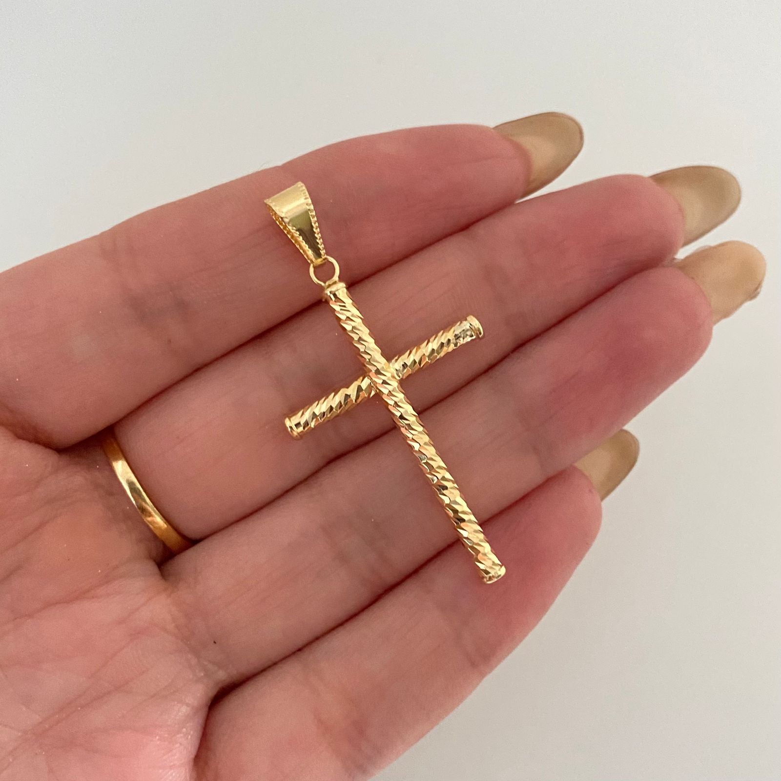 Dije cruz tubular diamantada Oro amarillo 18k 1,45 Gr / 5,5 Cm