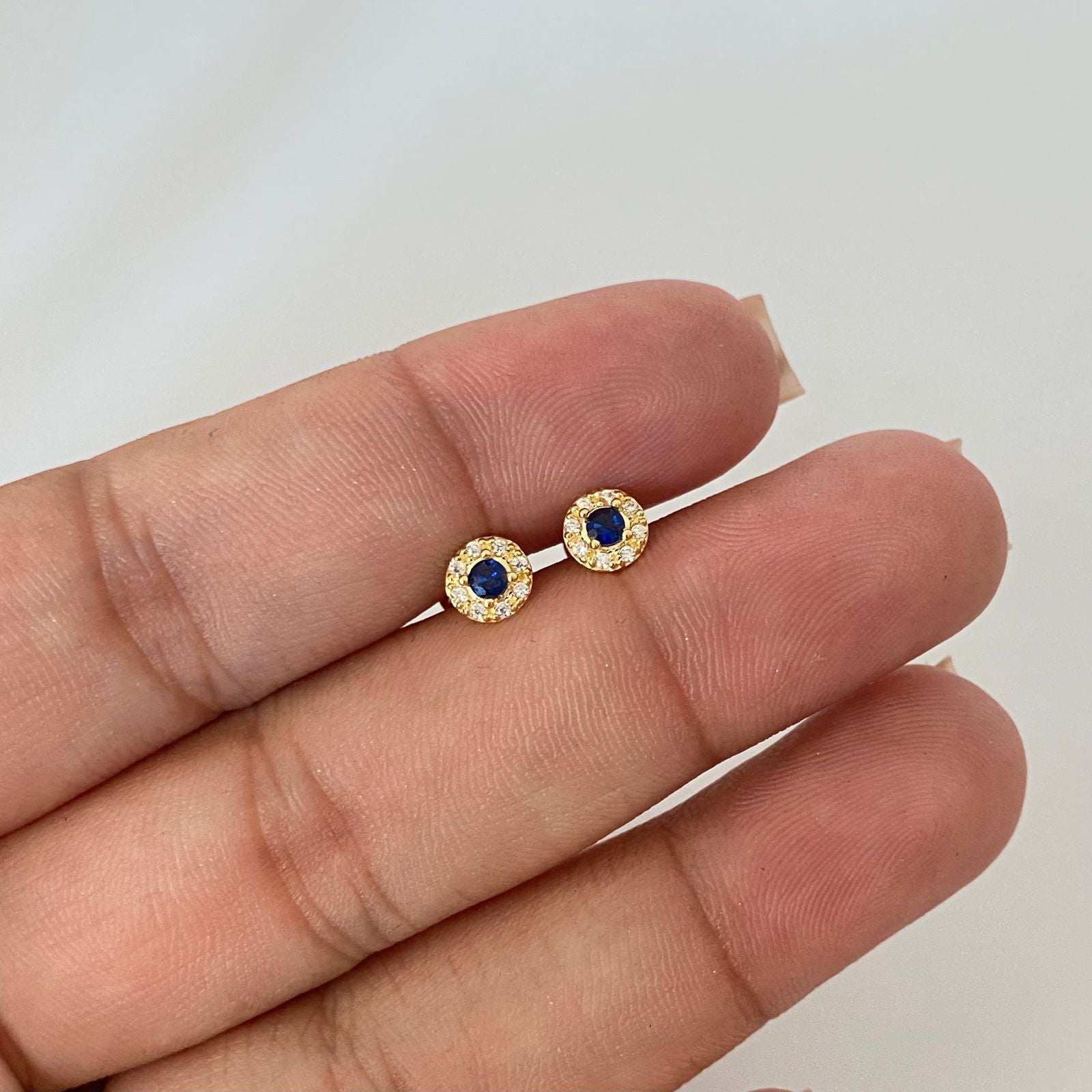 Topos centro circon azul borde casting Oro amarillo 18k 0,9 Gr / 5,5 mm