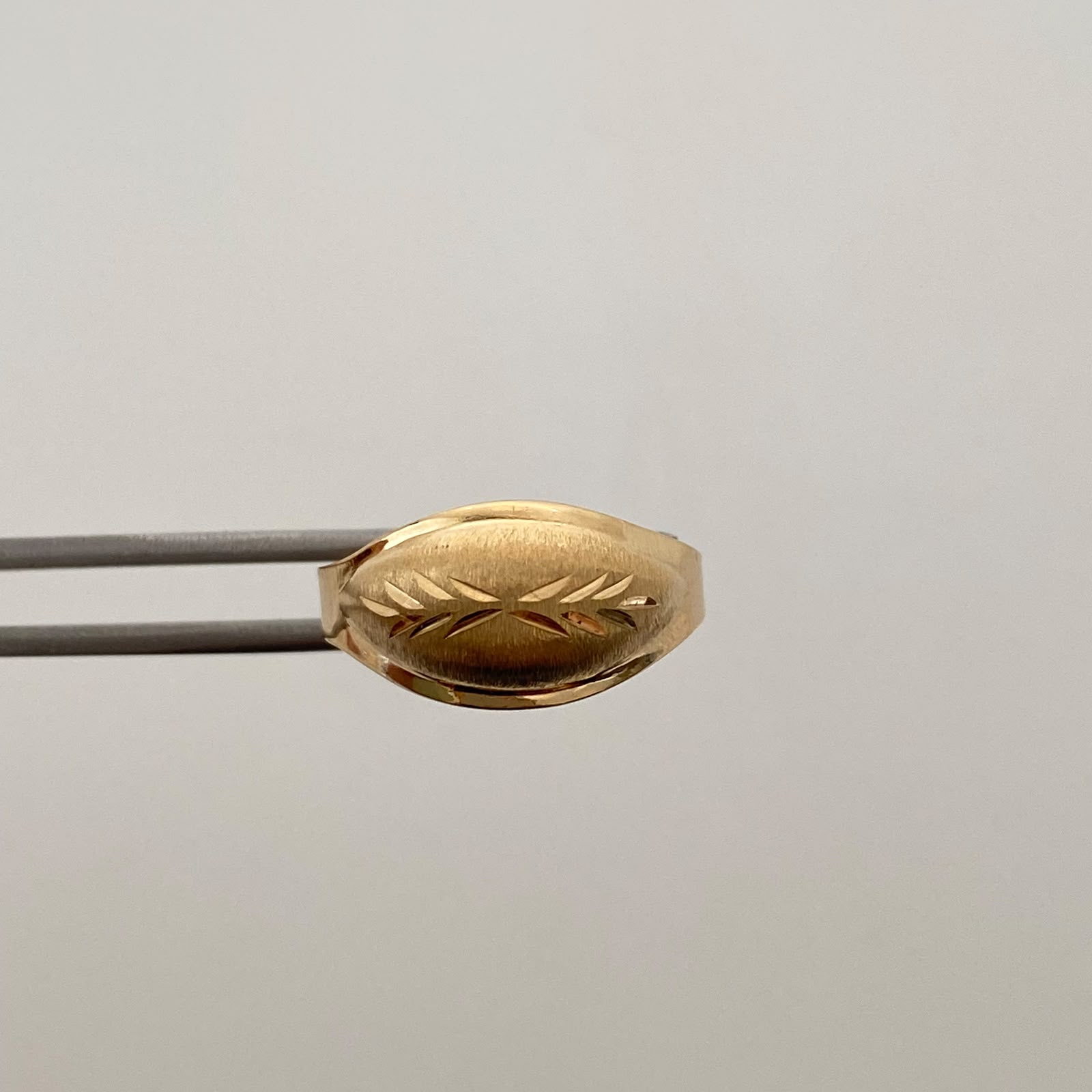 Anillo Troquel espiga Diamantada Oro amarillo 18k / Talla 8 3/4 / 1,6 Gr / 3,1 mm