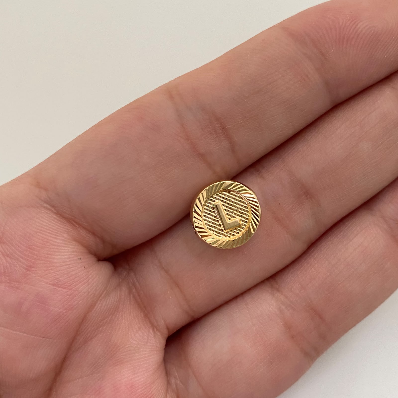Herraje Letra L Diamantada Oro amarillo 18k 0,45 Gr / 1,1 Cm