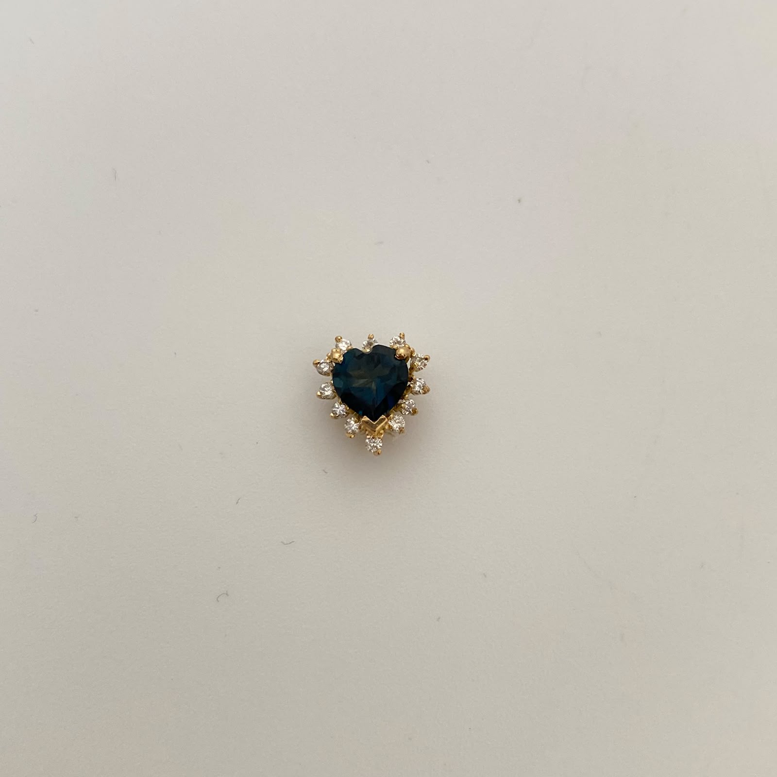 Dije Pasante Corazon Topasio y Diamantes Oro amarillo 18k 1 Gr / 9,4 mm / 0,8 Cm