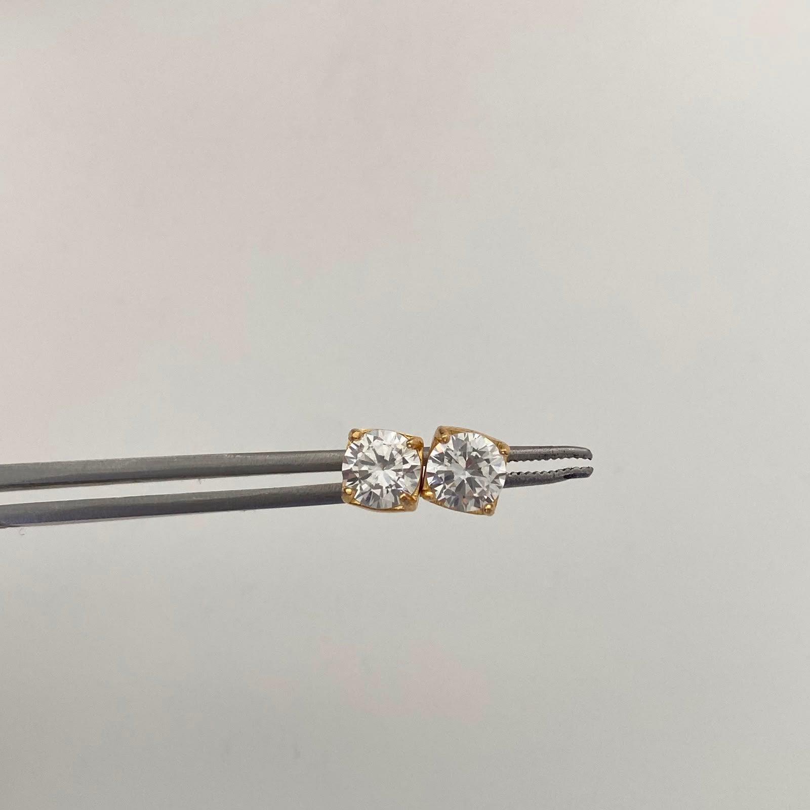 Topos Circon blanco Oro amarillo 18k 1,1 Gr / 6 mm