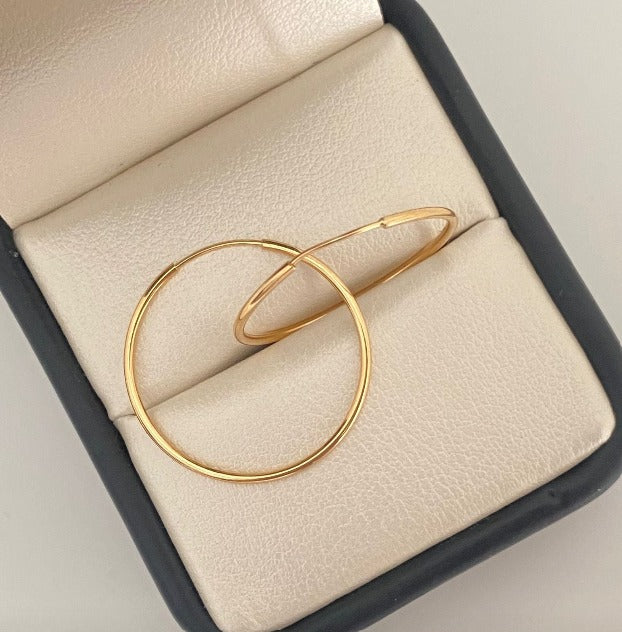 Candonga imperdible lisa Oro amarillo 18k 1,1 Gr / 2,5 Cm