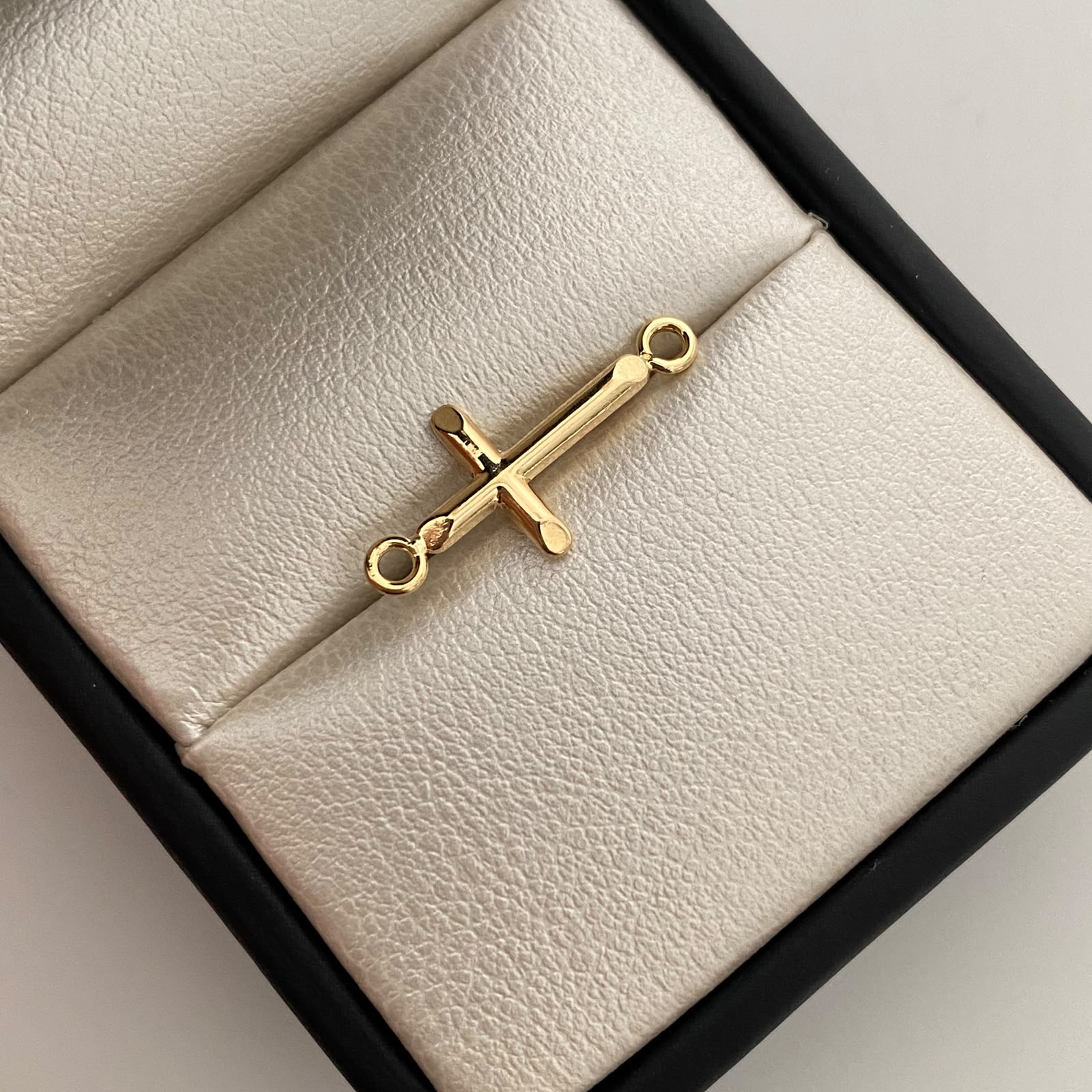 Herraje Cruz Tubular Oro amarillo 18k 0,4 Gr / 2,2 Cm