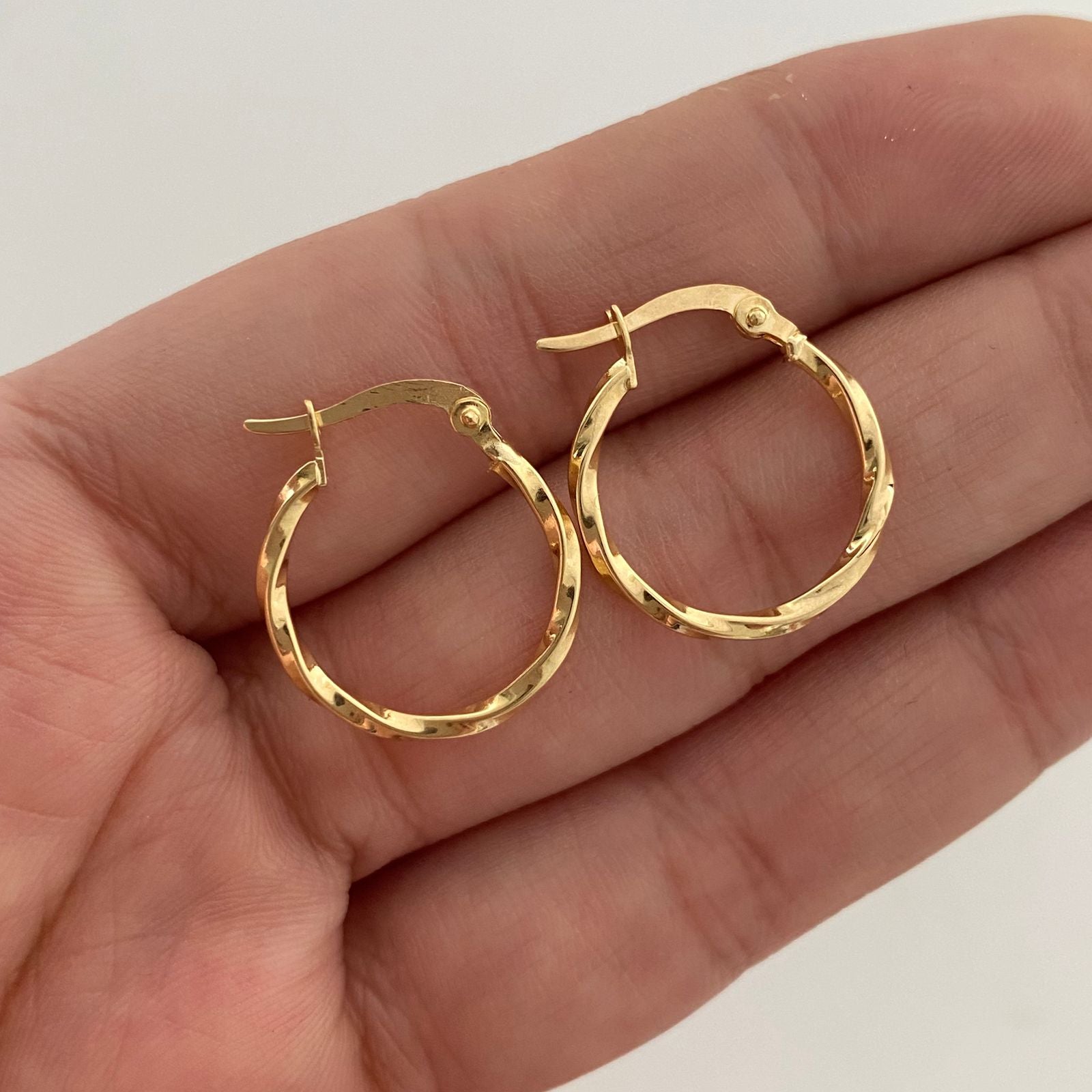 Candonga Entorchada Oro amarillo 18k 1,35 Gr / 2 Cm