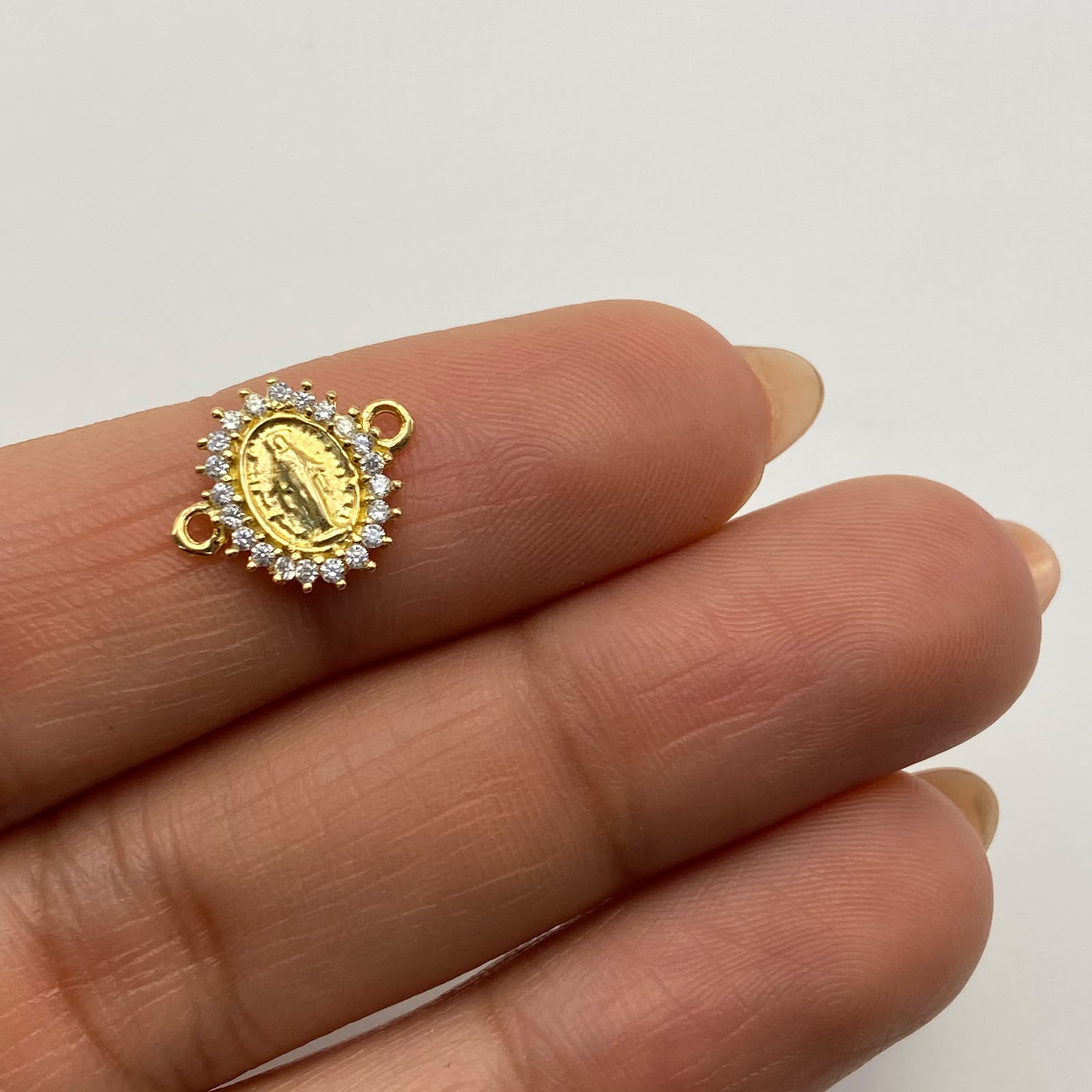 Herraje Virgen Milagrosa Casting Oro amarillo 18k 0,75 Gr / 1,3 Cm