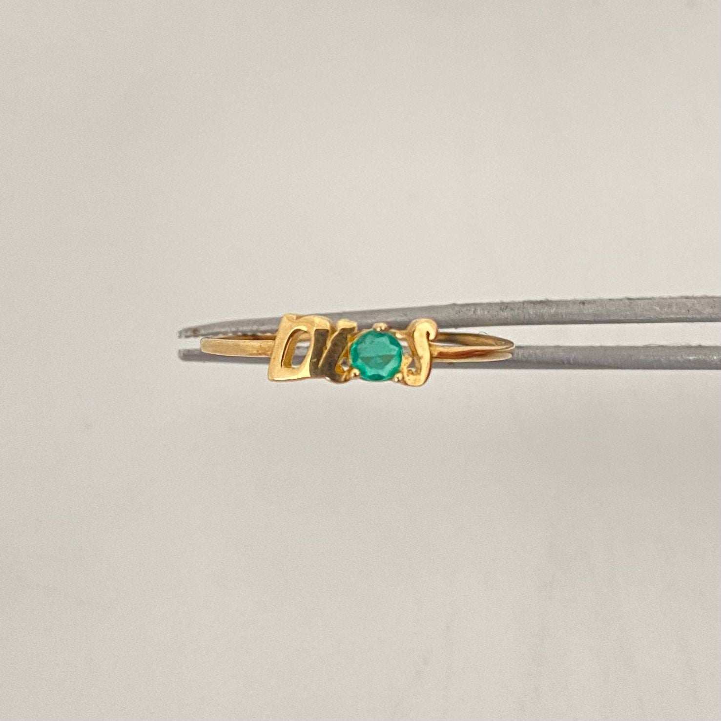 Anillo Dios esmeralda (Joya) Oro amarillo 18k / Talla 6 3/4 / 0,75 Gr