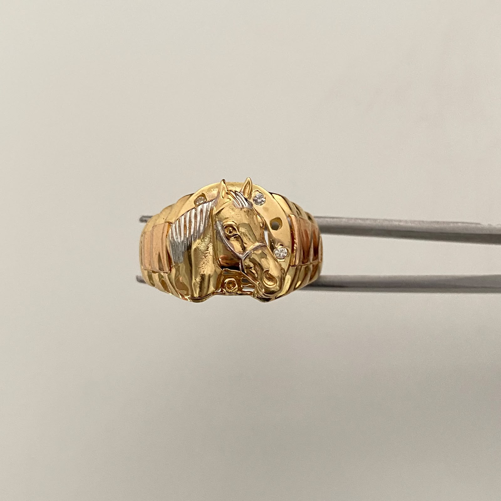 Anillo Herradura Caballa Tres oros 18k / Talla 11 / 7,85 Gr / 5 mm
