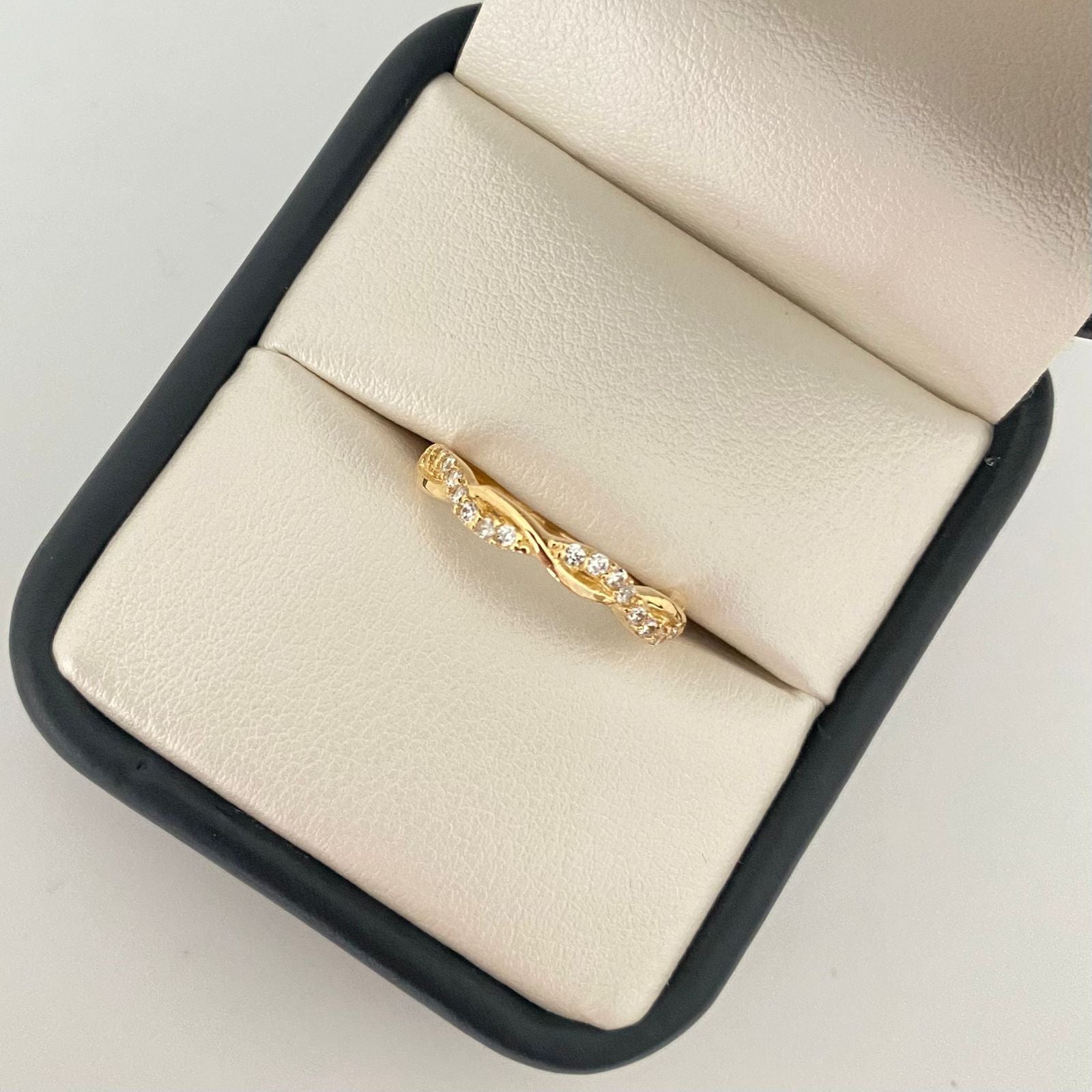 Anillo trenzado casting liso Oro amarillo 18k / Talla 5 3/4 / 1,75 Gr