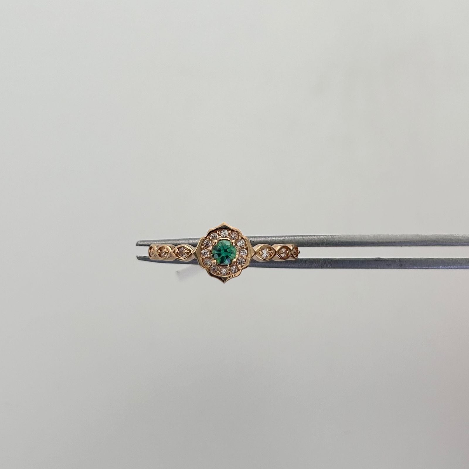 Anillo Solitario Lady Dee Oro amarillo 18k / Talla 7 1/4 / 1,9 Gr / 1,3 mm