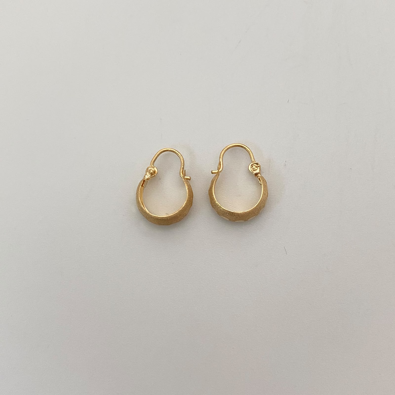 Candonga Matte Oro amarillo 18k 0,7 Gr / 1,3 Cm