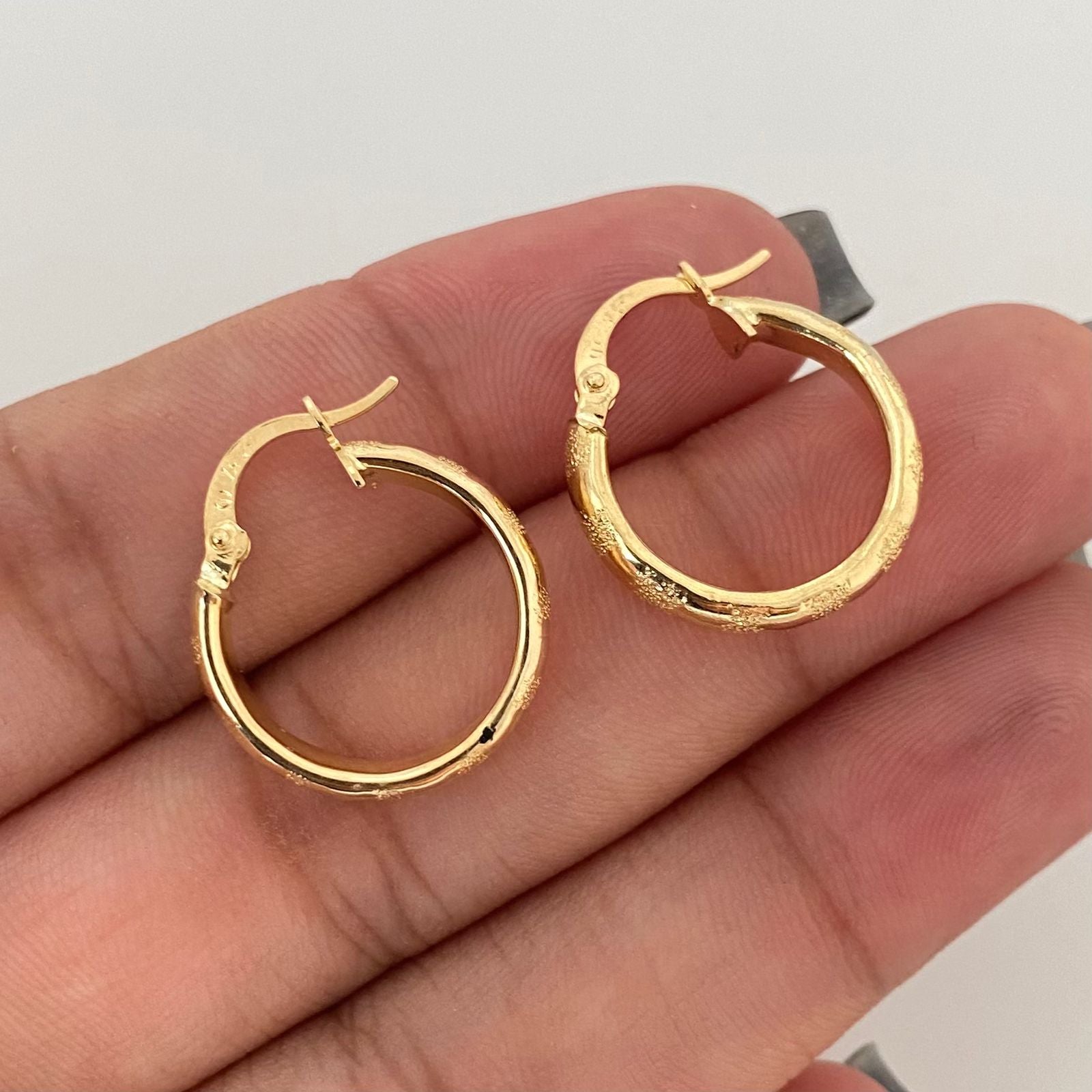 Candonga rombos satinada Oro amarillo 18k 2,8 Gr / 2,5 Cm