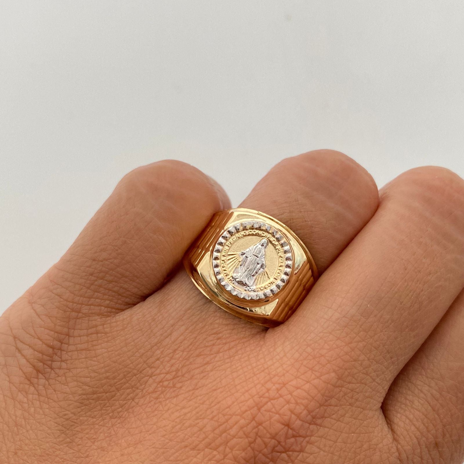 Anillo virgen milagrosa  Oro amarillo y Oro blanco 18k / Talla 11 1/4 / 4,1 Gr