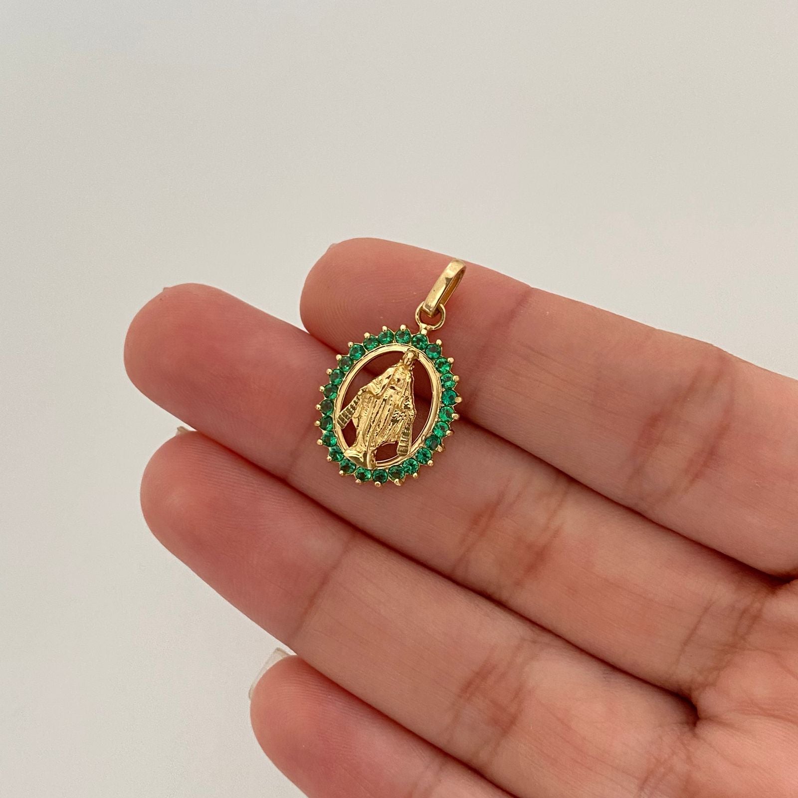 Dije silueta virgen borde casting verde Oro amarillo 18k 2,0 Gr / 2,4 Cm