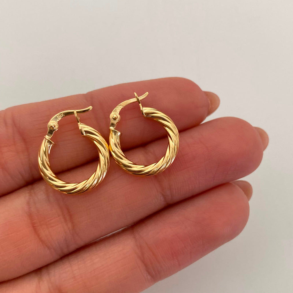 Candonga Entorchada Oro  amarillo 18k 1,45 Gr / 1,5 Cm