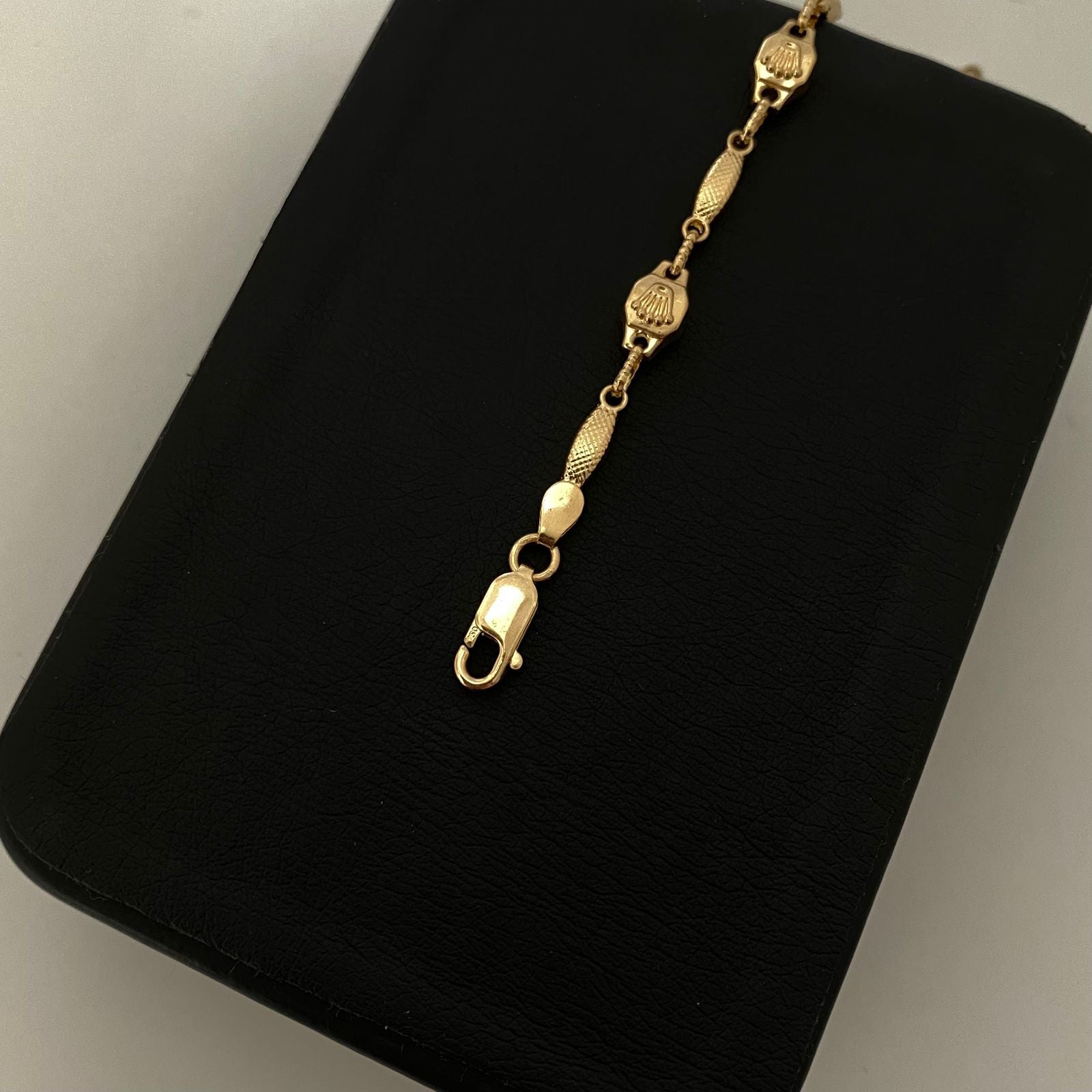 Pulso rustico punteado sello Oro amarillo 18k 4,95 Gr / 5,7 mm / 22 Cm Broche 0,80