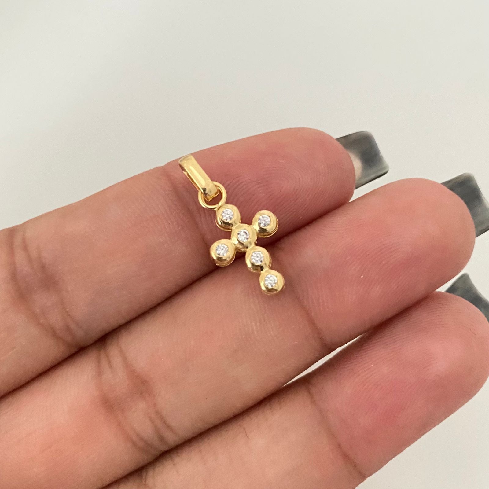Dije cruz bola circones blancos Oro amarillo 18k 1,2 Gr / 2,0 Cm