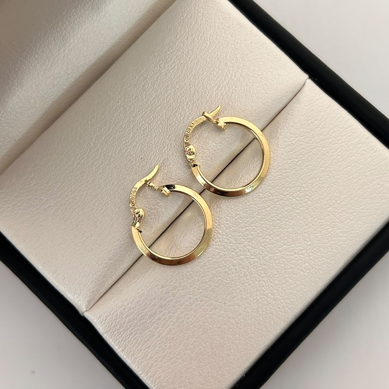 Candonga Lisa Oro amarillo 18k 1 Gr / 1,5 Cm