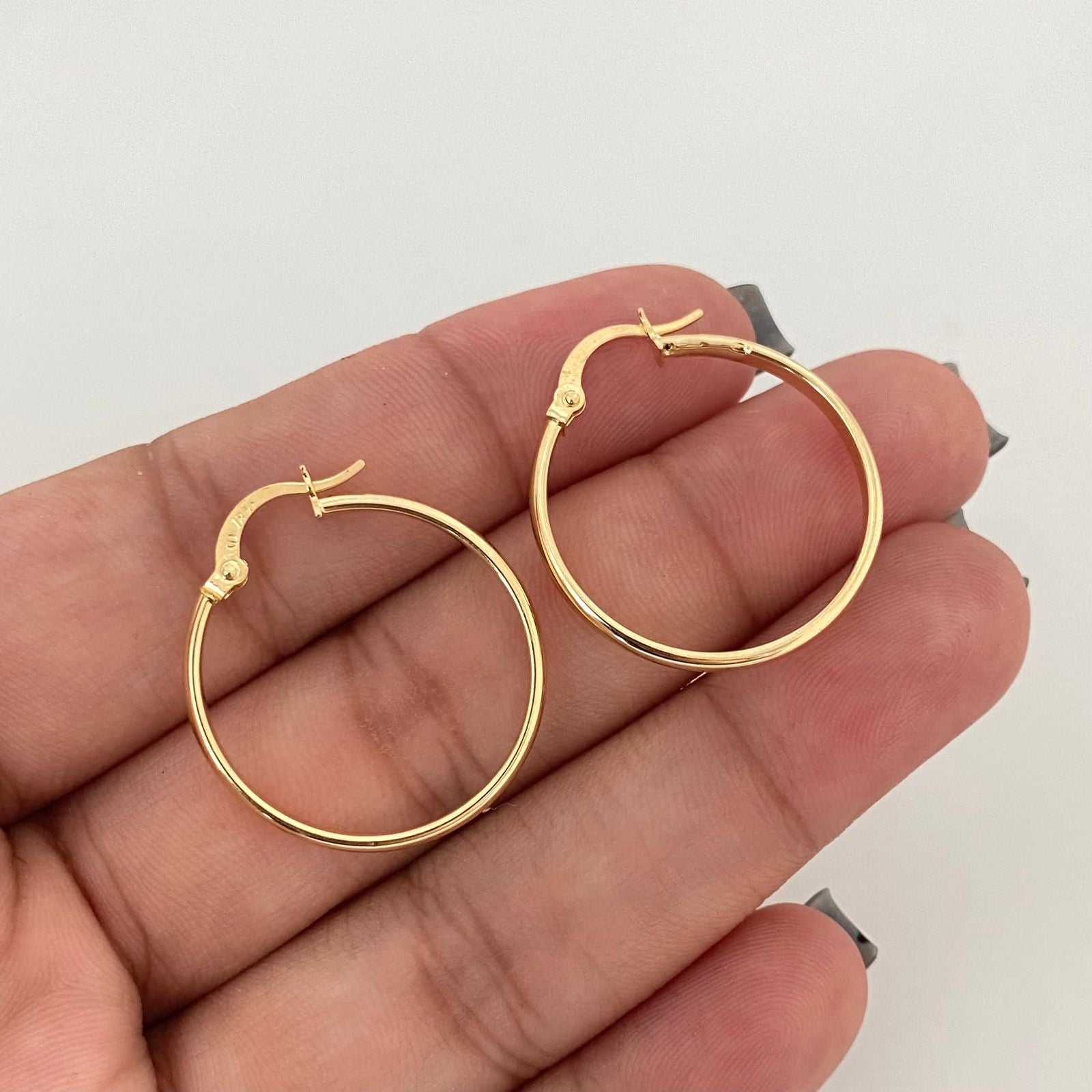 Candonga redonda lisa Oro amarillo 18k 1,45 Gr / 2,7 Cm