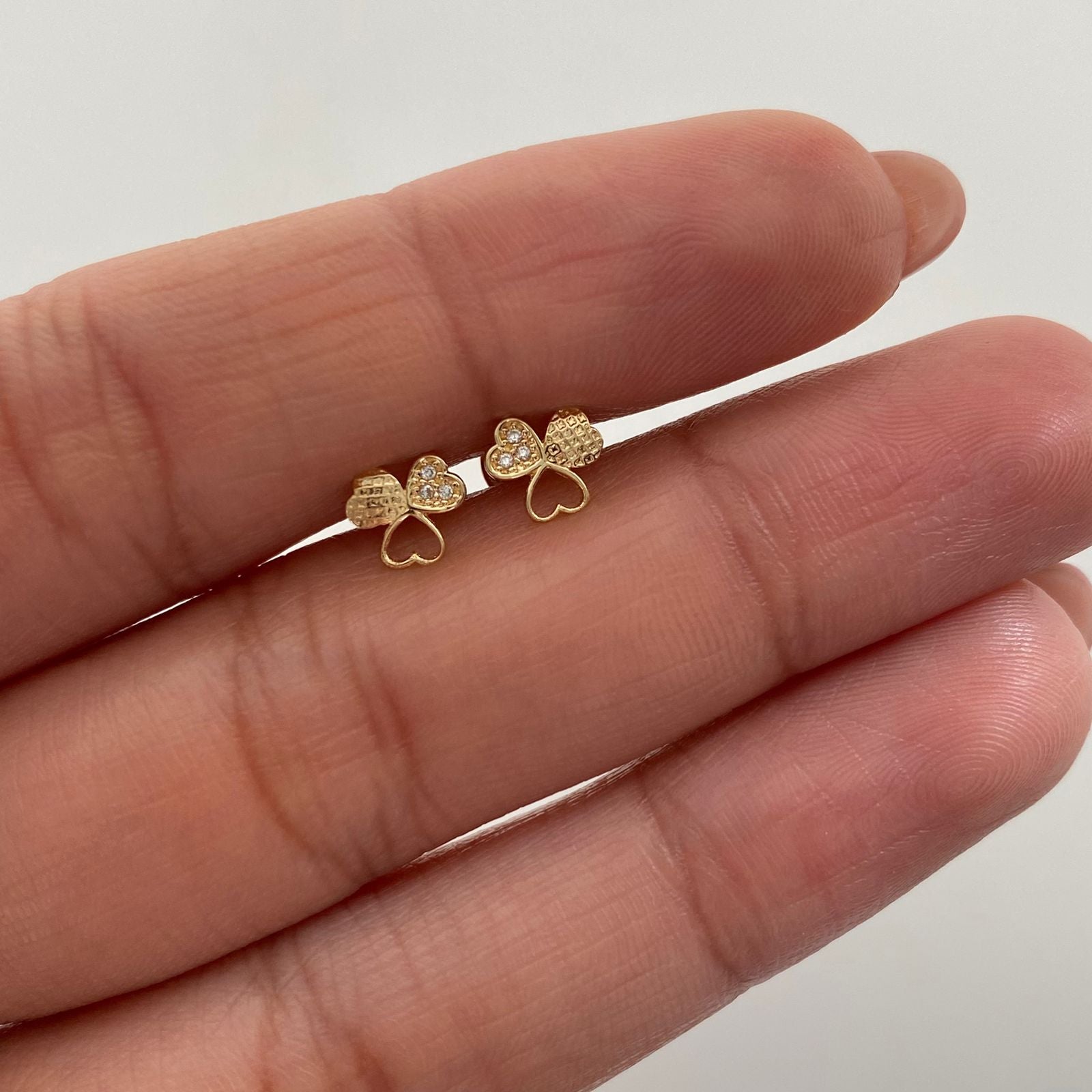 Topos Trebol Silueta Oro amarillo 18k 0,75 Gr / 6,4 mm
