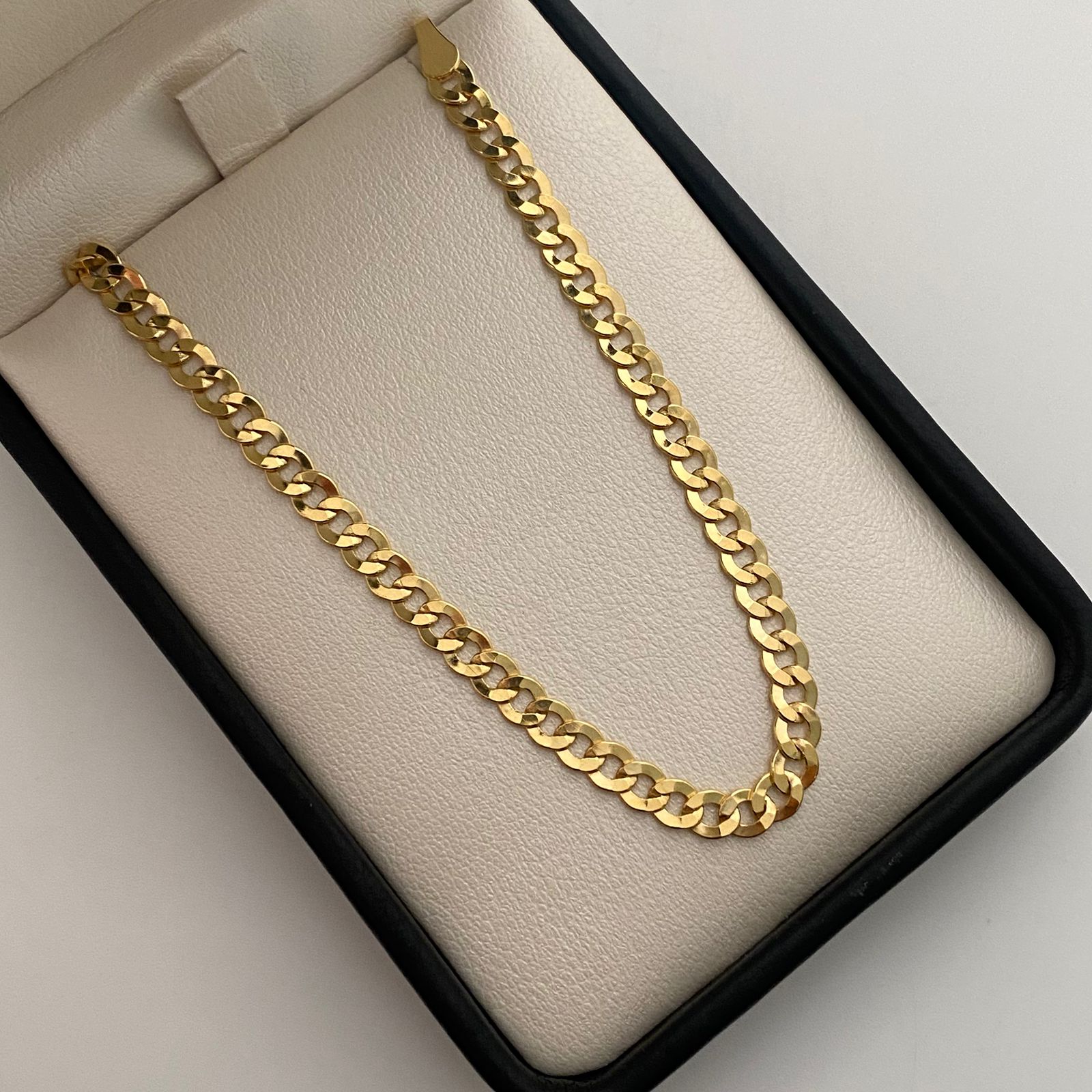 Pulso It Cubano Oro amarillo 18k +1 / 4,15 Gr / 4,5 mm / 20,5 Cm