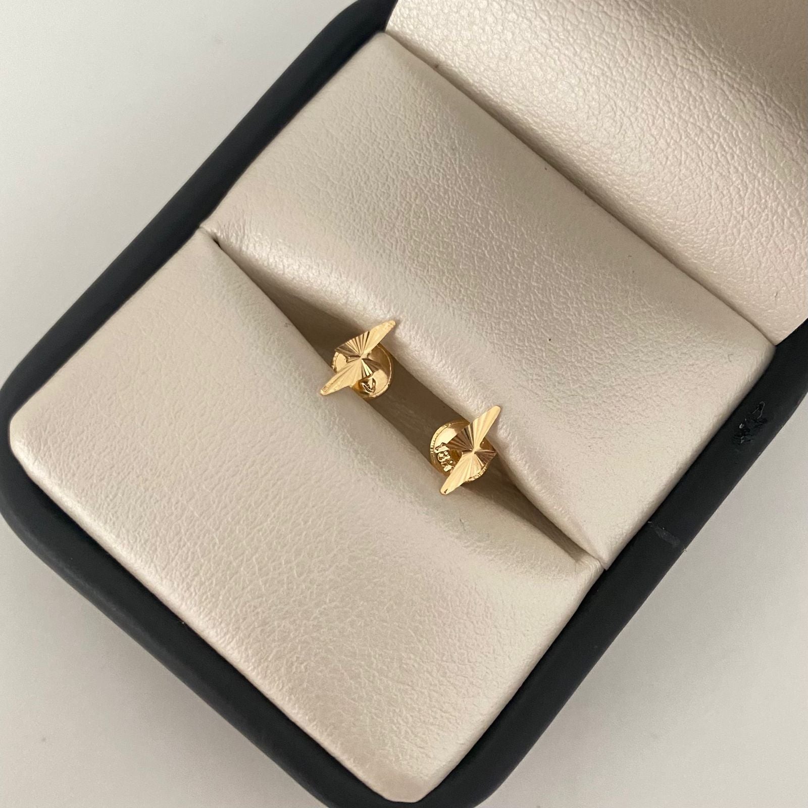 Topos rayo diamantado Oro amarillo 18k 0,45 Gr / 3,1 mm