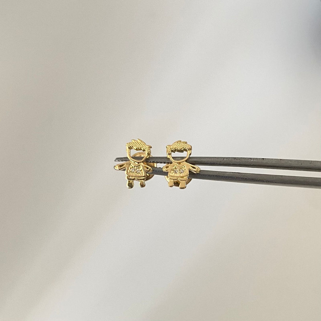 Topos silueta niño casting Oro amarillo 18k 0,9 Gr / 6,4 mm