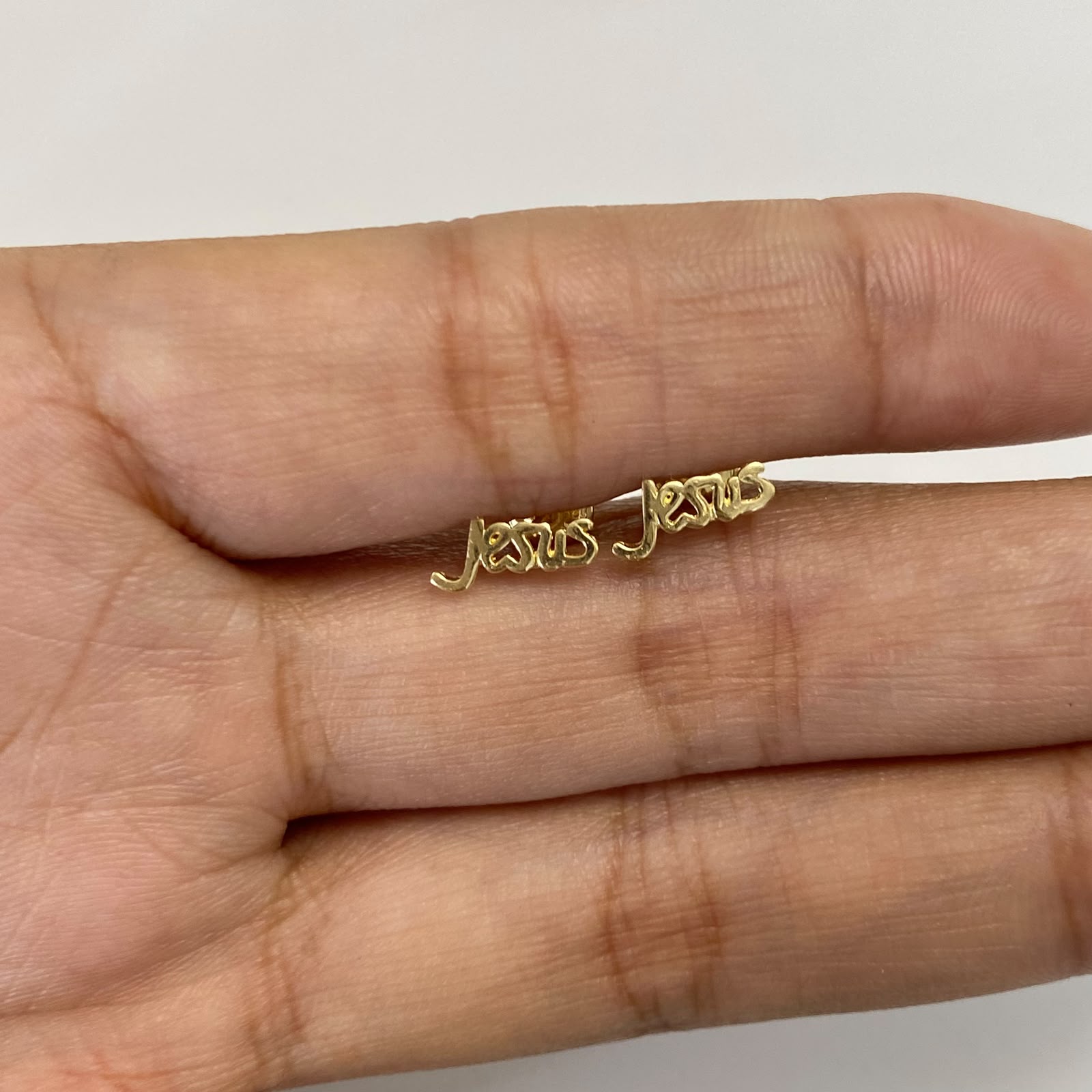 Topos jesus Oro amarillo 18k 0,7 Gr / 7,3 mm
