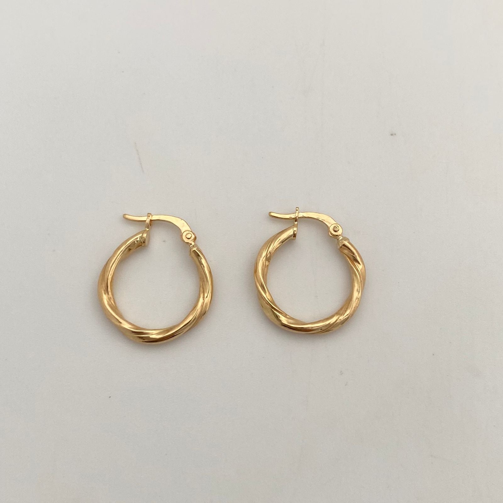Candonga Entorchada Oro amarillo 18k 1,5 Gr / 1,5 Cm