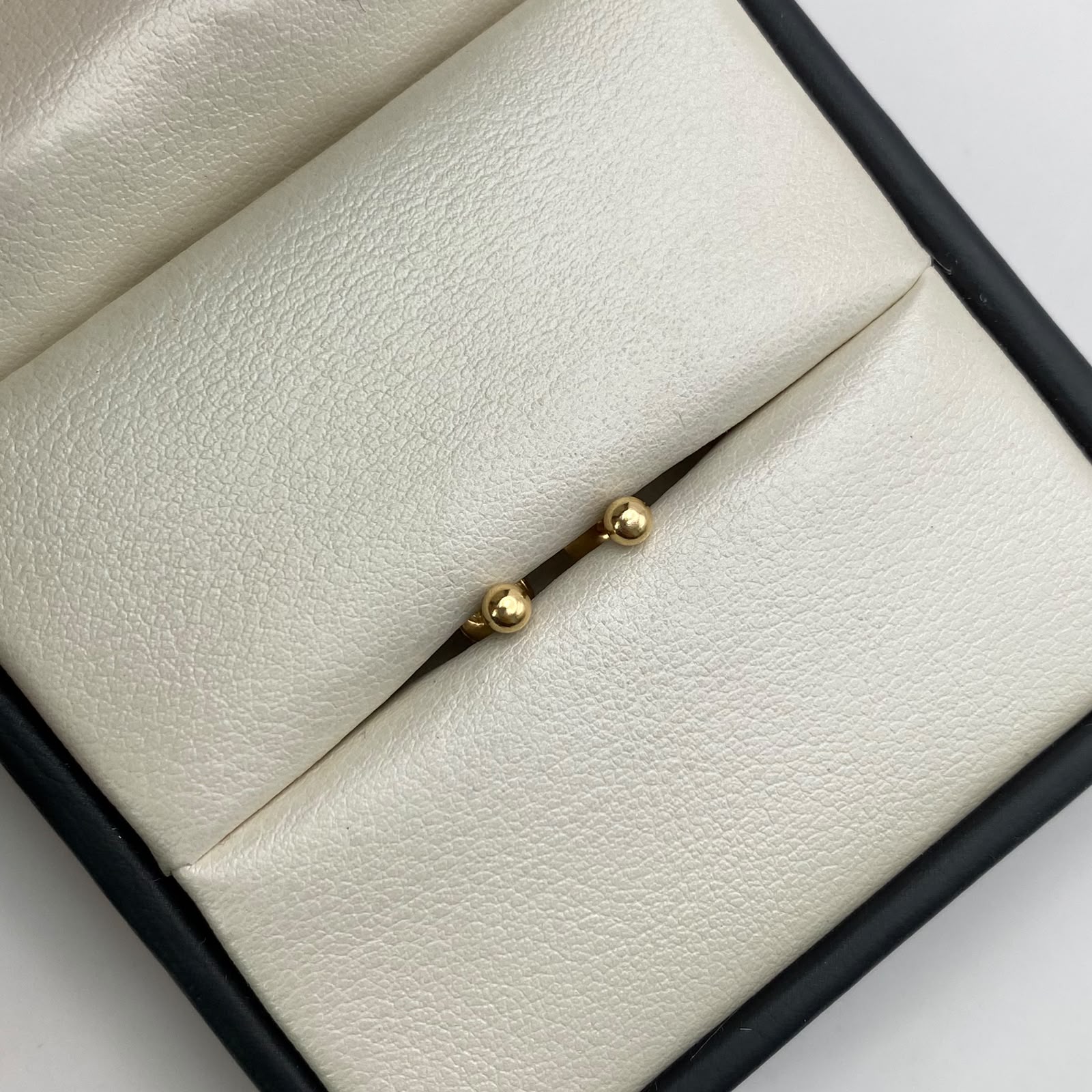 Topos bola lisa 3mm Oro amarillo 18k 0,4 Gr